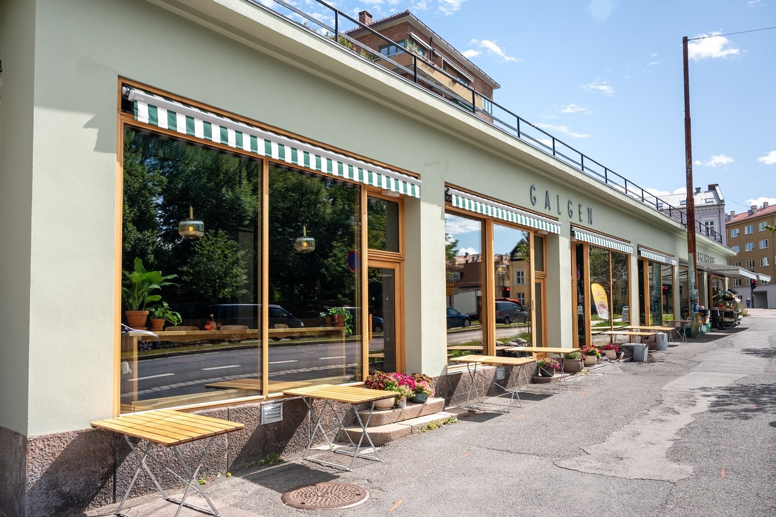 Galgen serverer deg lunsj og middag og noe godt i glasset. Galleribilde