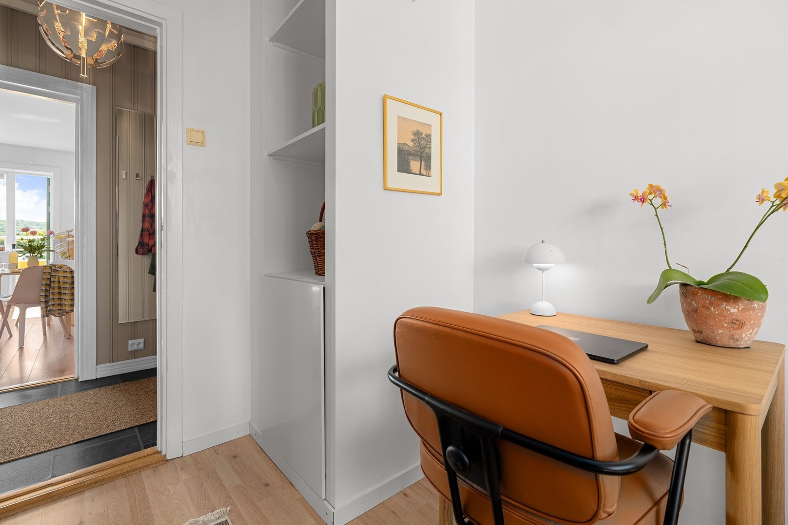 I skapet på dette rommet er det klargjort med opplegg for vaskemaskin. Galleribilde