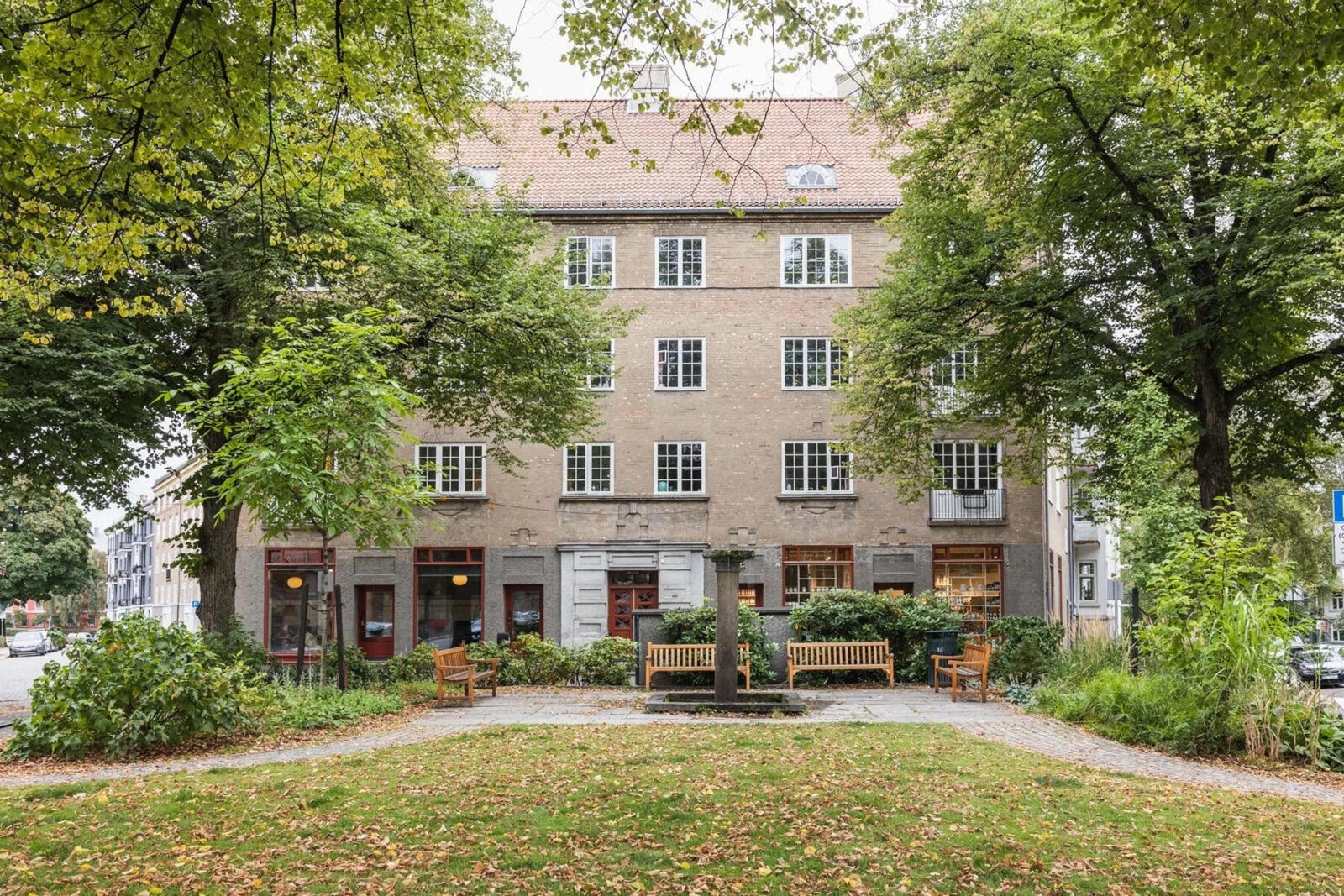 Et steinkast unna finner du flotte Jessenløkken med sjarm og historie. Galleribilde