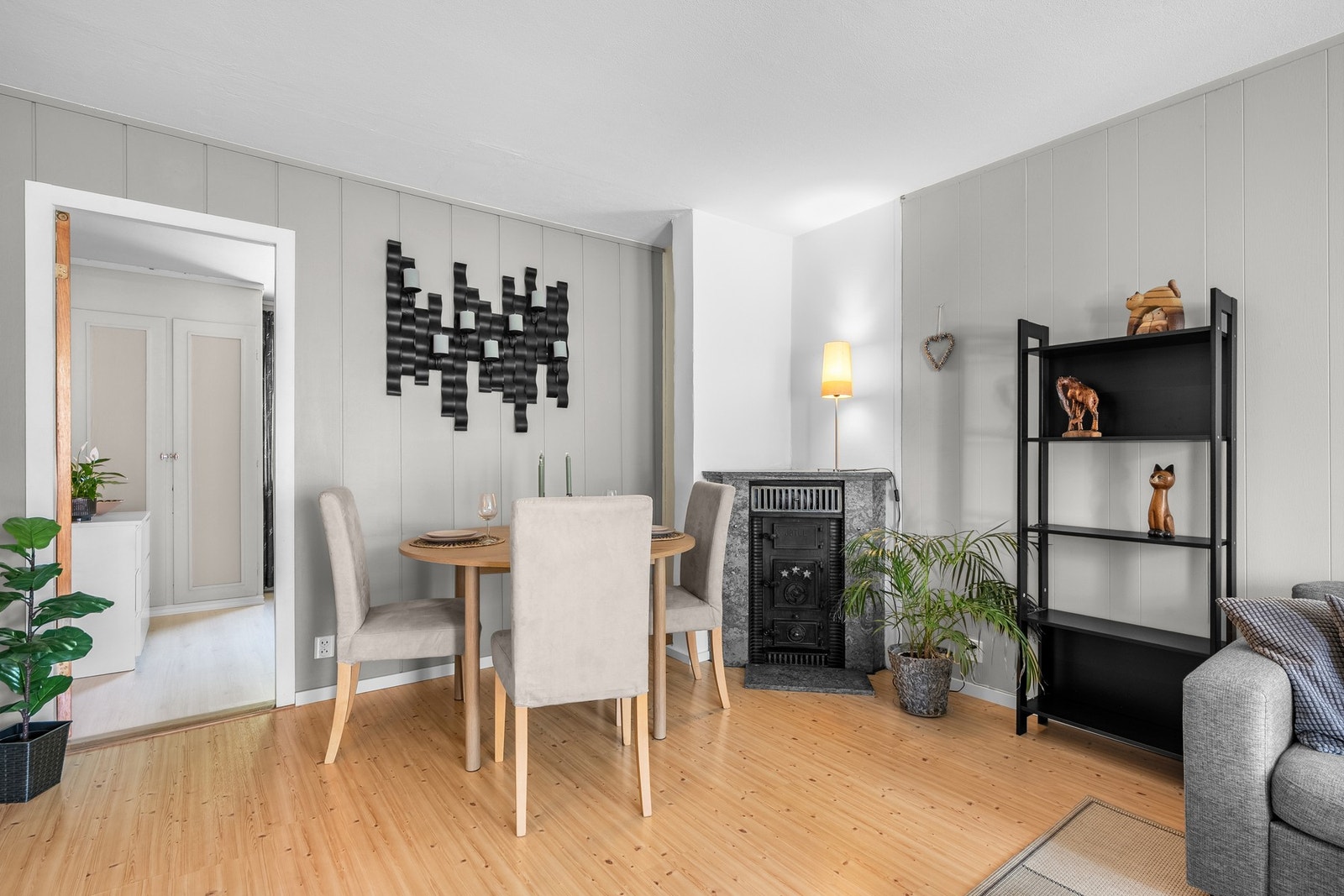 Vedkaminen gir ekstra varme og hygge på kalde høst- og vinterkvelder. Pipene i borettslaget ble rehabilitert i 2021. Galleribilde