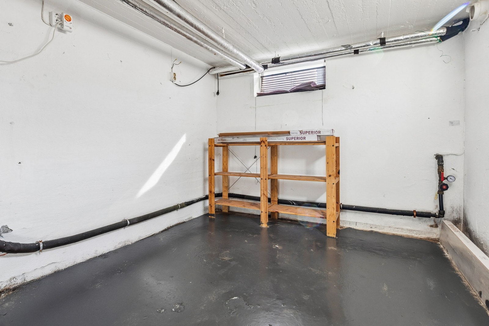 I tillegg finnes et praktisk bod-/teknisk rom med gode oppbevaringsmuligheter. Galleribilde