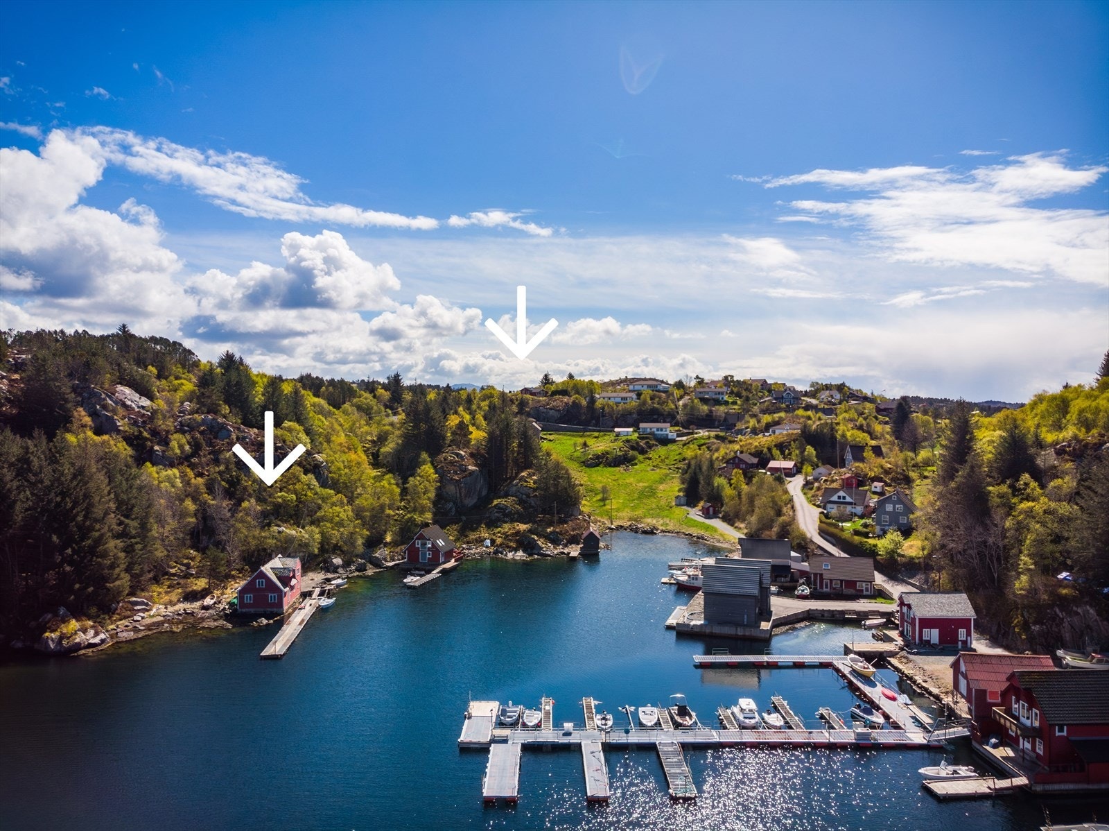Aktiv Eiendomsmegling v/ Henriette Hagen og Markus Lunden har gleden av å presentere Båtbyggjarvegen 10. Galleribilde