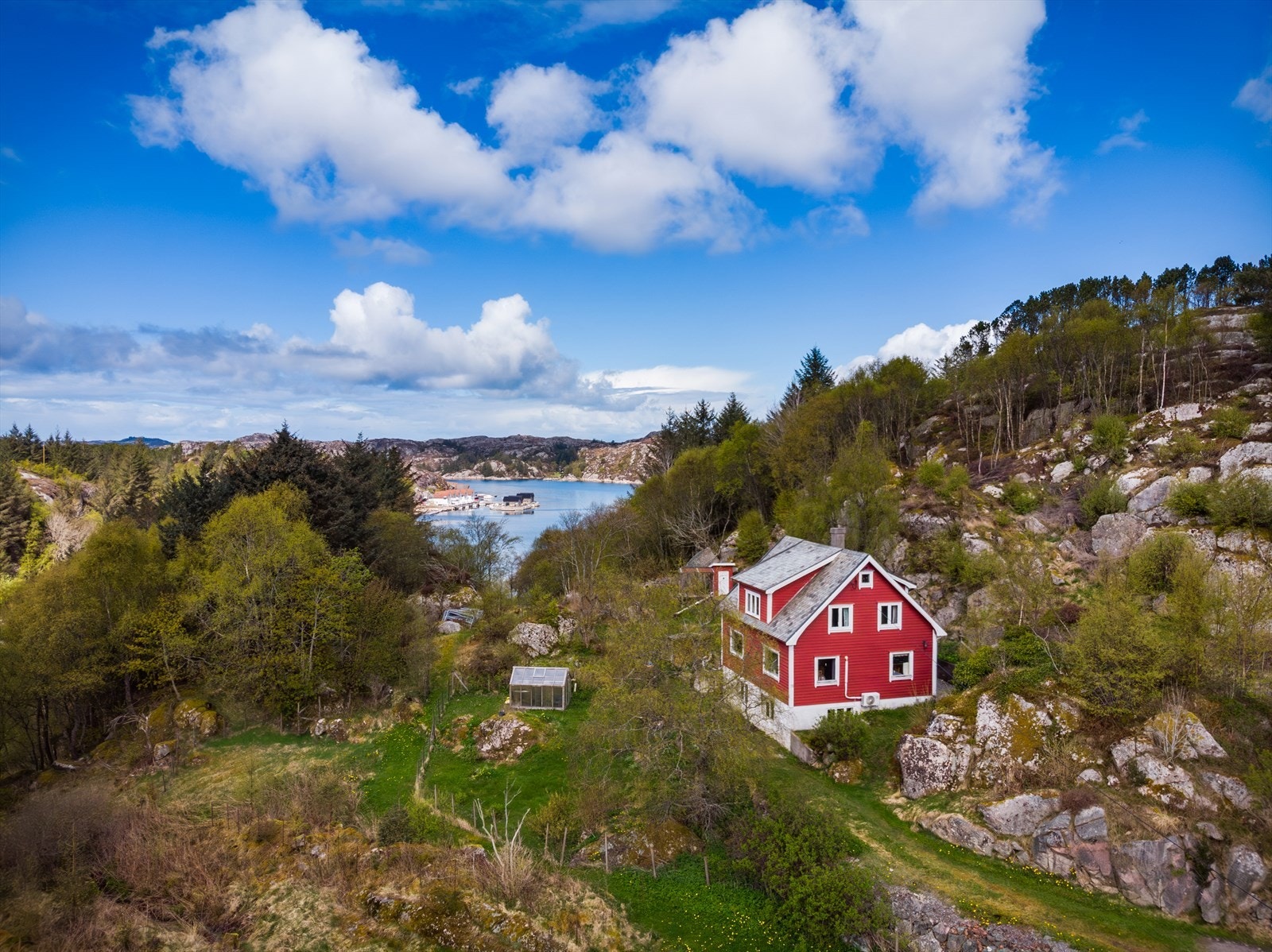 Boligen har behov for litt kjærlighet og er å anse som en drøm for familien som ønsker å bosette seg. Galleribilde