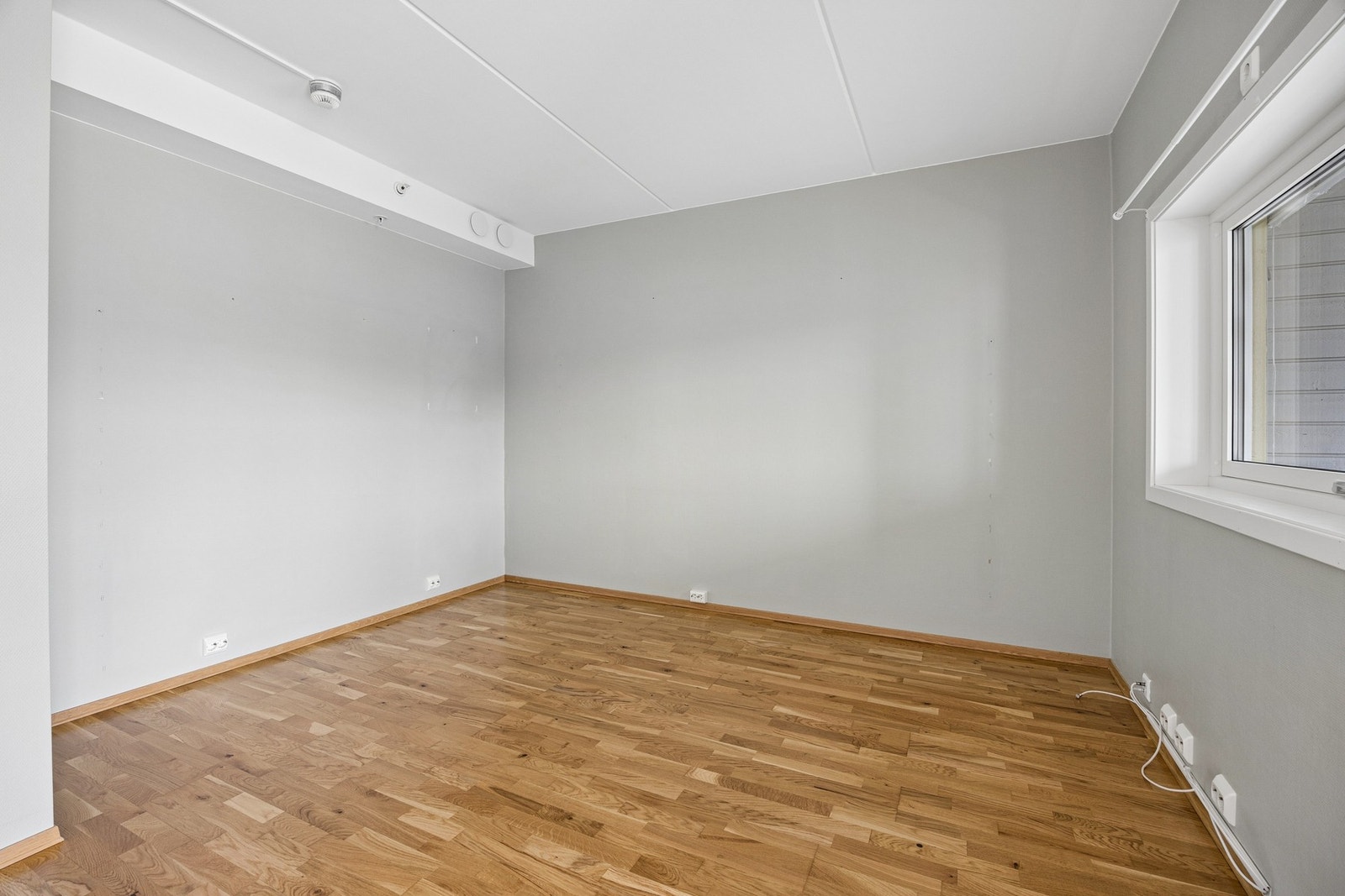 God plass til en egen spisesone i tilknytning til stue og kjøkken. Her er det også mulig å lage et 3. soverom. Galleribilde