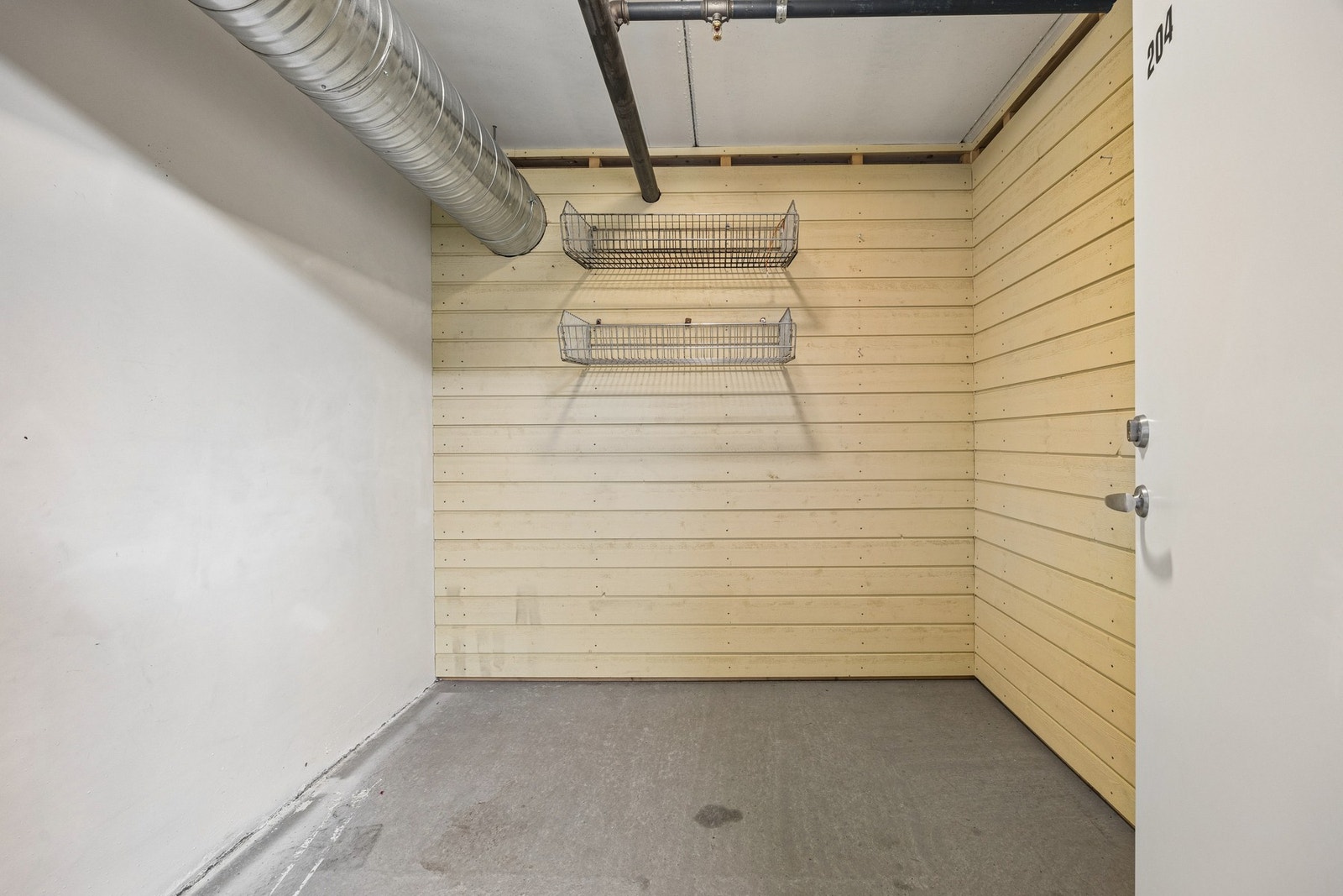 En praktisk sportsbod på 6 m² gir rikelig med lagringsplass. Galleribilde