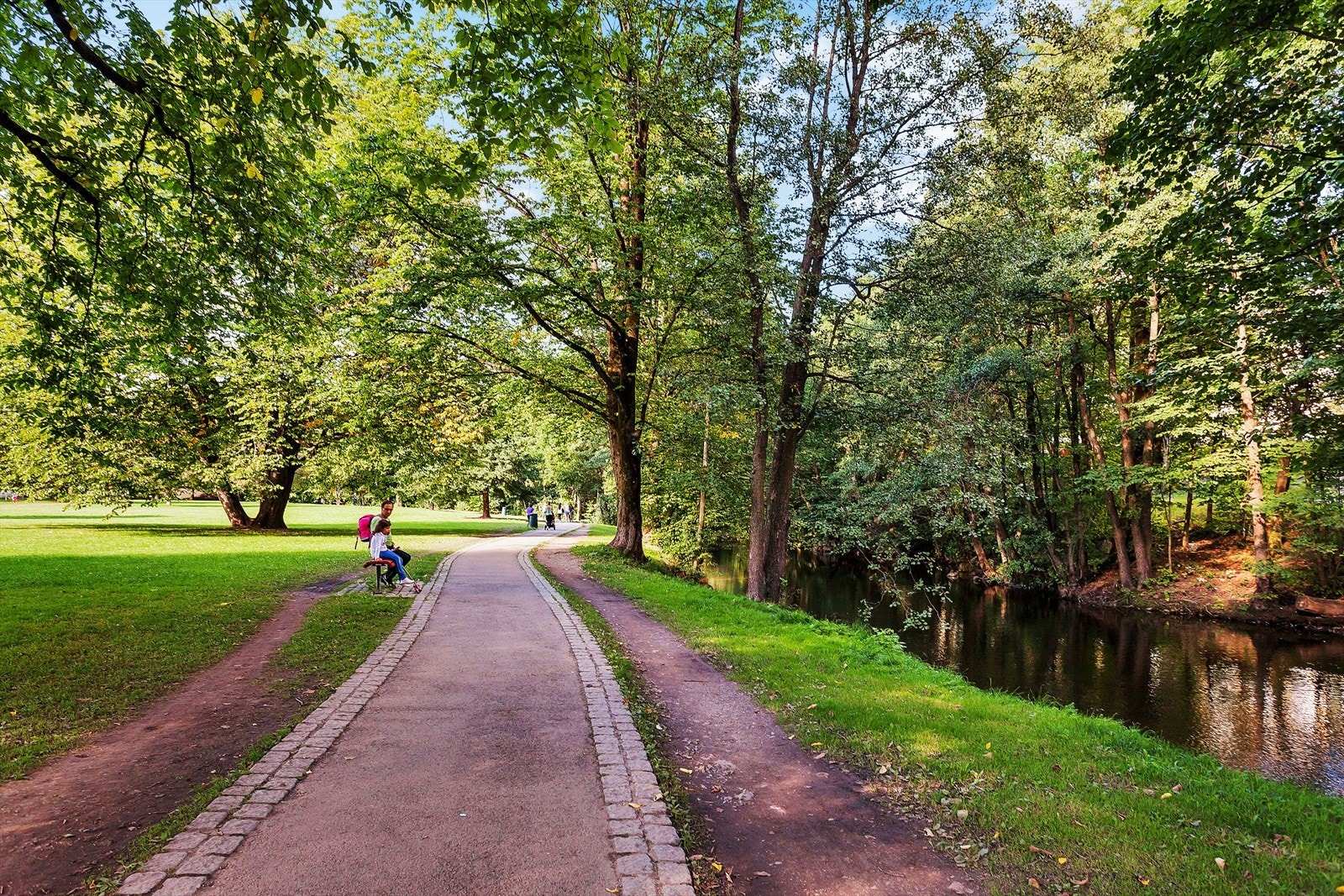 Idylliske Akerselva er like ved, med bilfrie turstier som strekker seg opp til Maridalsvannet Galleribilde