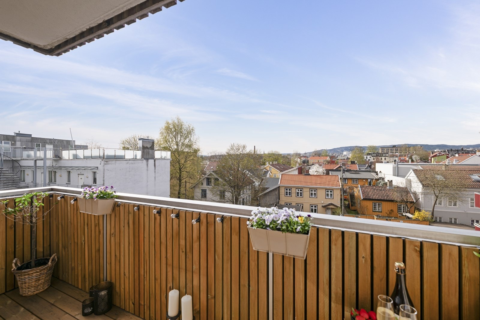 Her kan du trekke ut og nyte både sol og utsyn i rolige omgivelser. Galleribilde