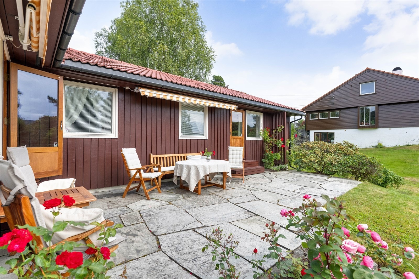Gode solforhold på uteplasser og i hage Galleribilde
