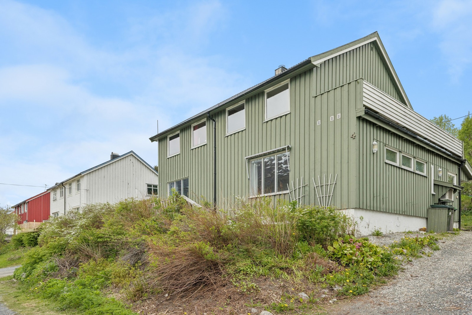 Halvpart av tomannsbolig i Åsbyen. Galleribilde