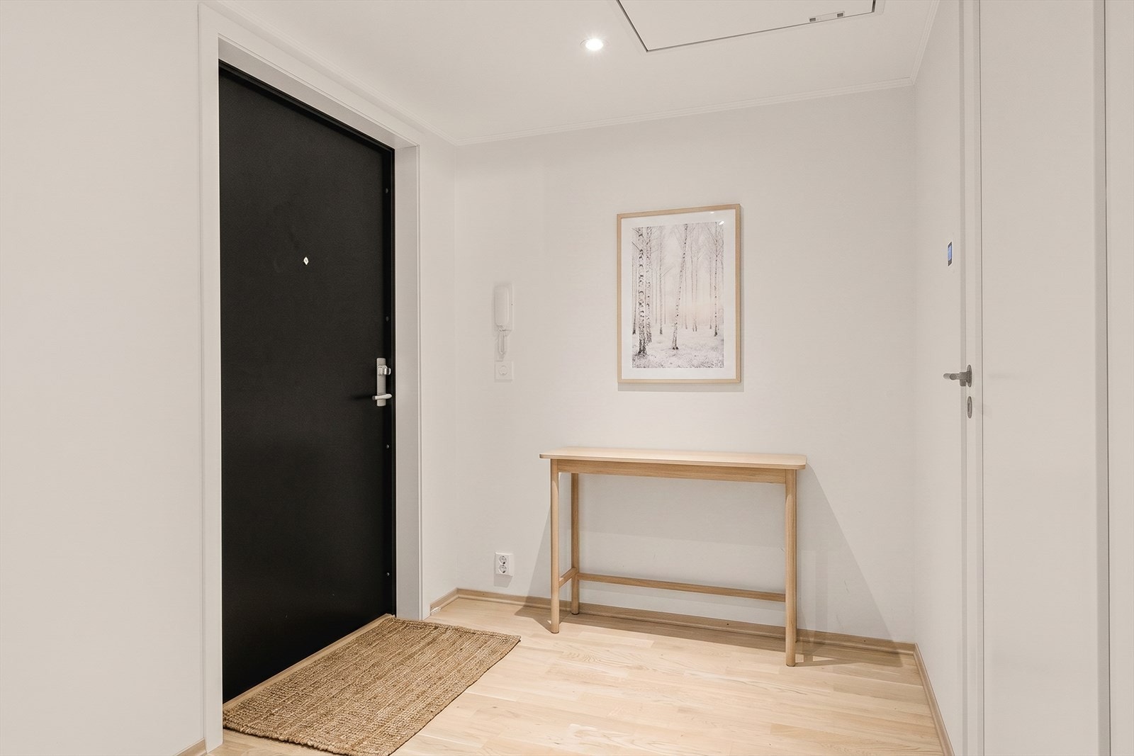 Velkommen inn! Innbydende entrè som gir en god velkomst. Galleribilde