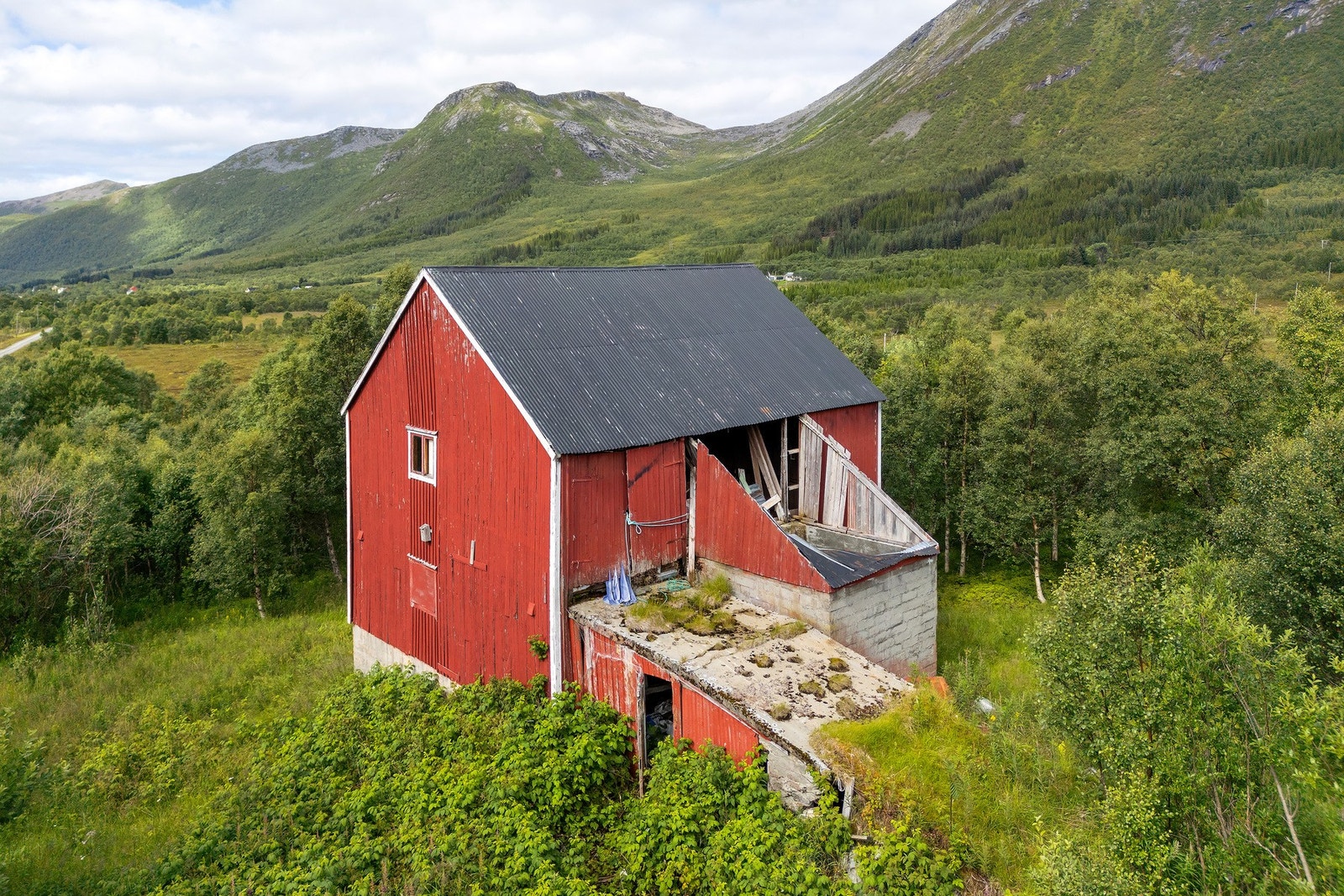 Tilhørende fjøs Galleribilde