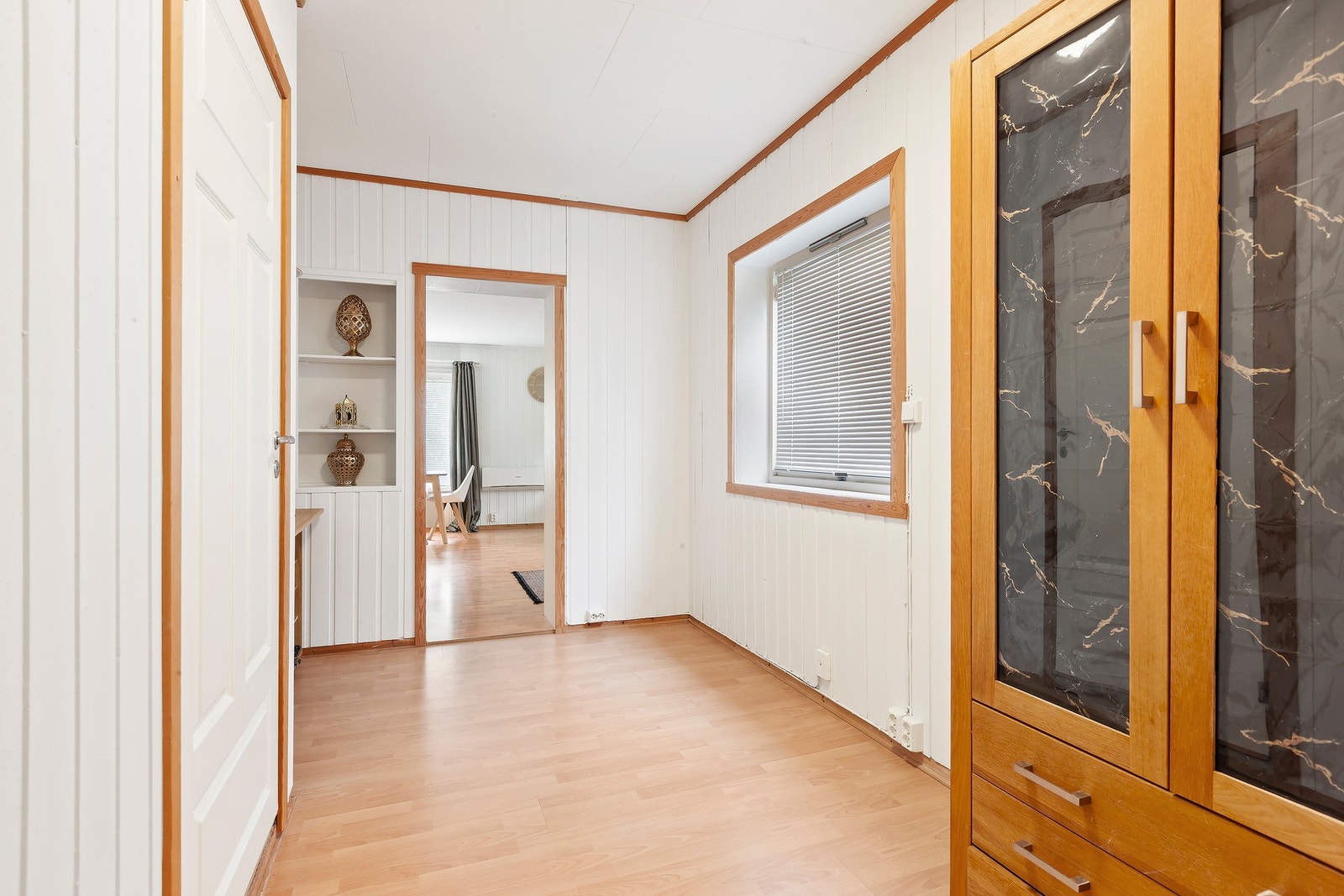 Hall med god plass til et kontorhjørne Galleribilde