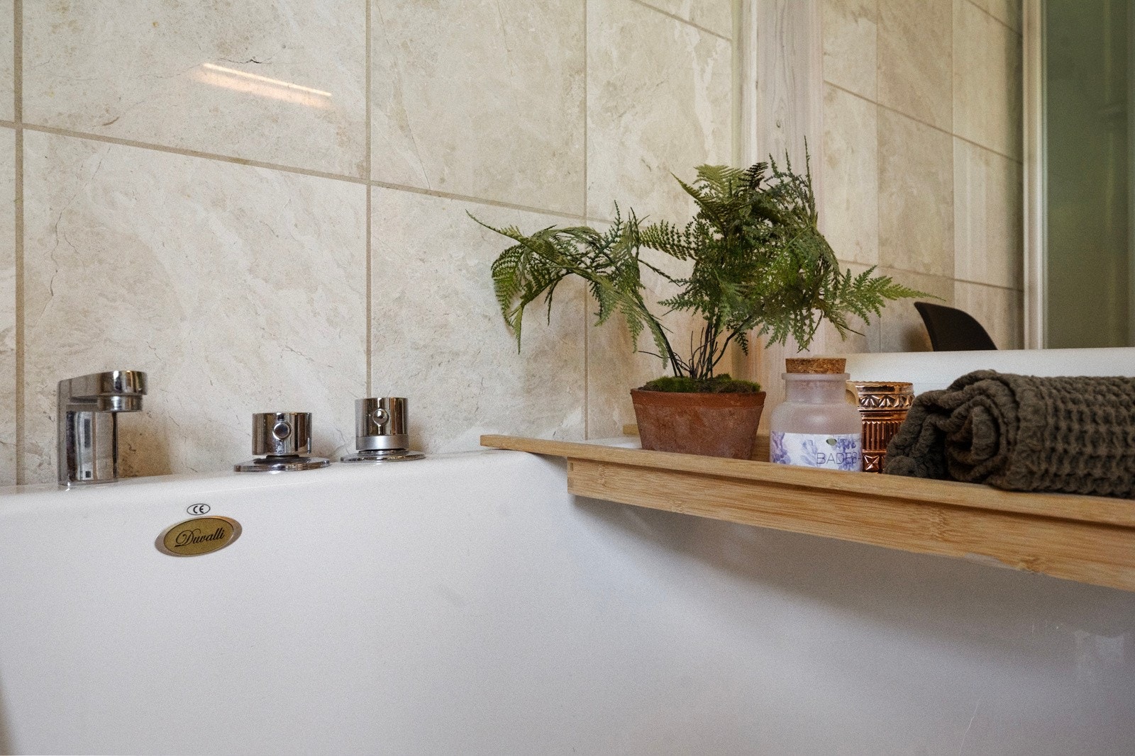Bad nr. 2 er i tillegg innredet med badekar - perfekt for avslapning etter en aktiv dag. Galleribilde