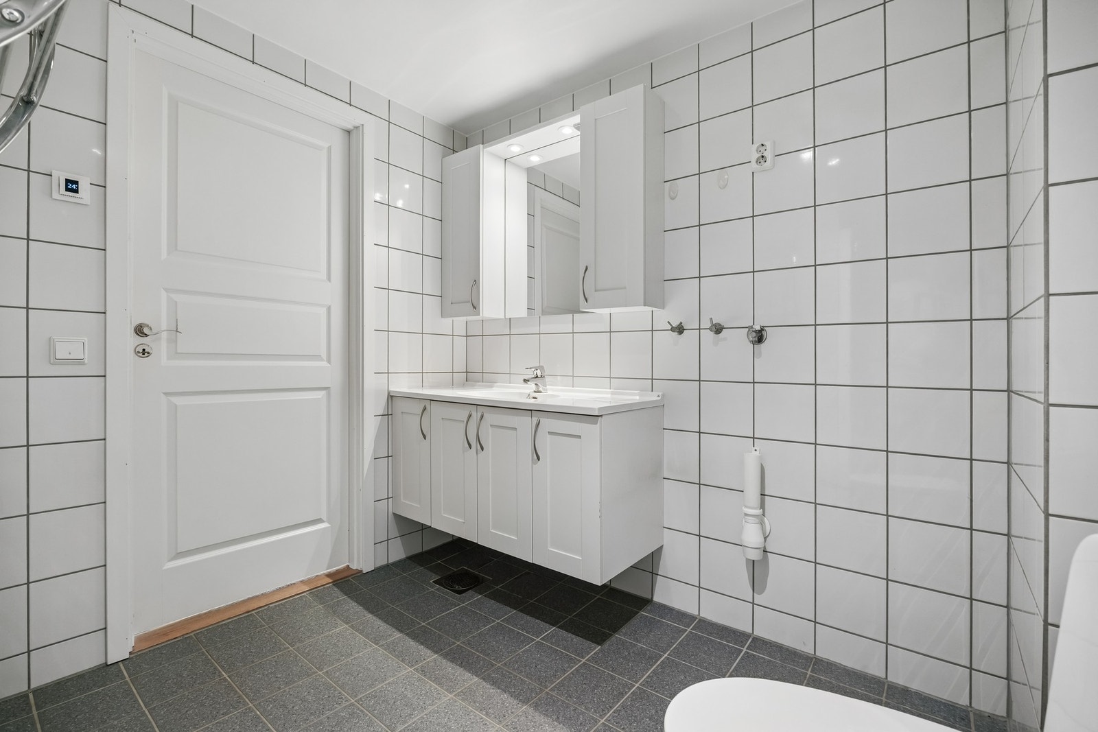 Varme i gulv og opplegg for vaskemaskin Galleribilde