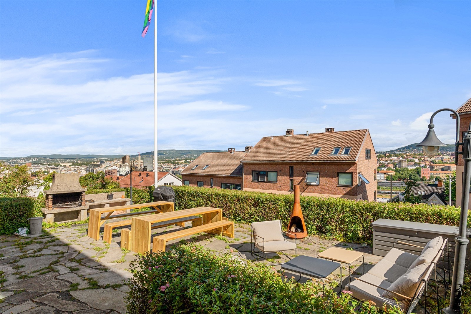 Sameiet har fine opparbeidede fellesområder som er godt vedlikeholdt og til glede for beboerne. Galleribilde