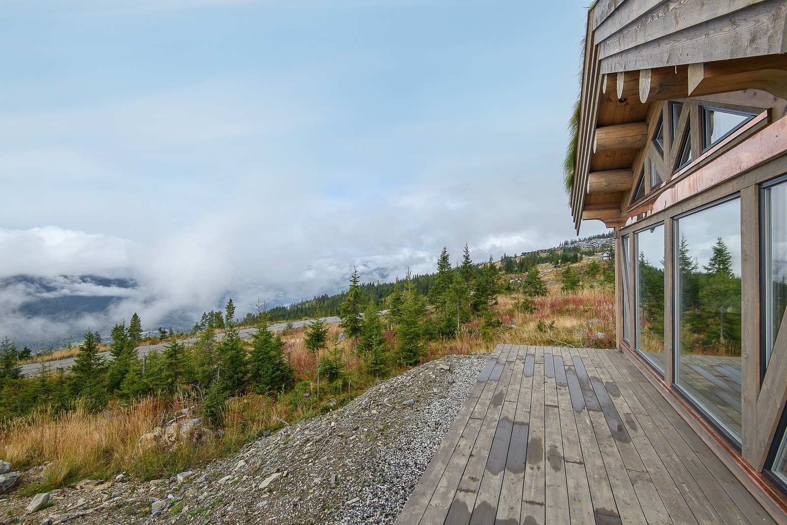Vestvendt terrasse på ca. 35 m². Galleribilde