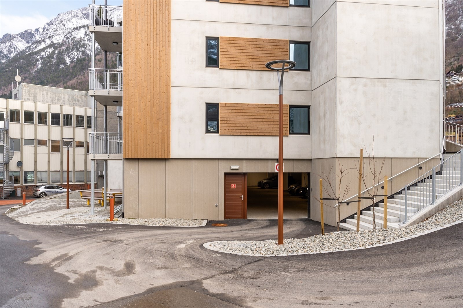 Garasjeplass og sportsbod i lukket anlegg Galleribilde