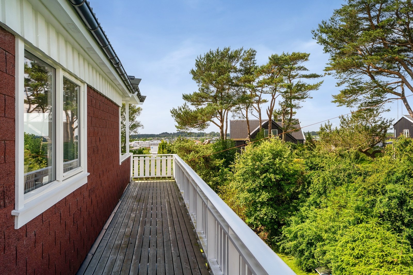 Balkong i hovedetasjen. Galleribilde