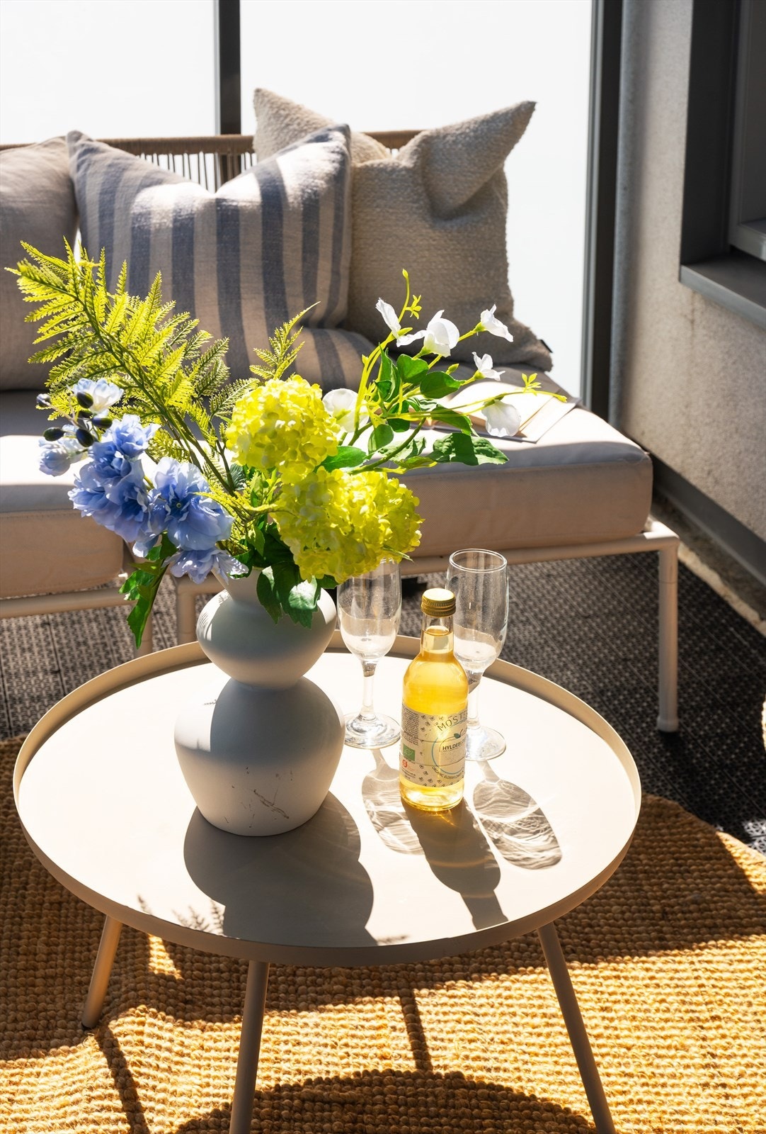 En fin uteplass for å nyte morgenkaffen. Galleribilde