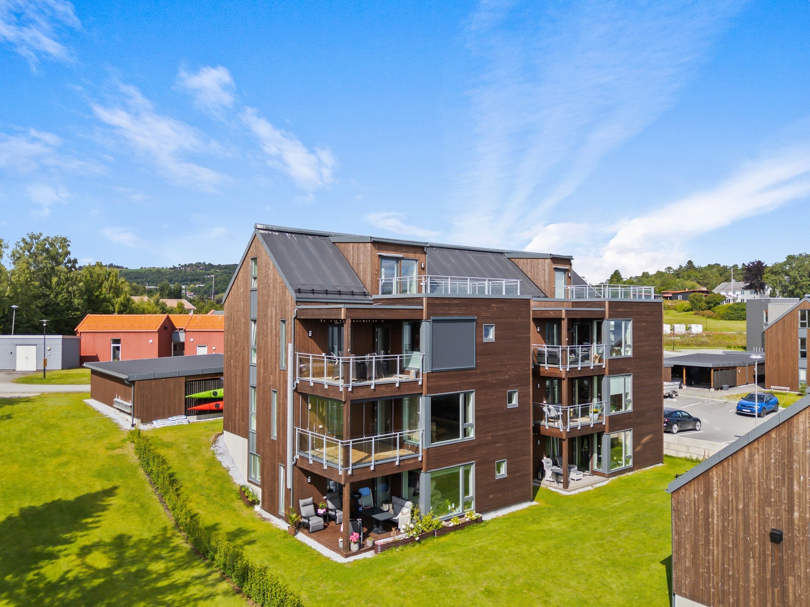 Fasadebildet. Galleribilde