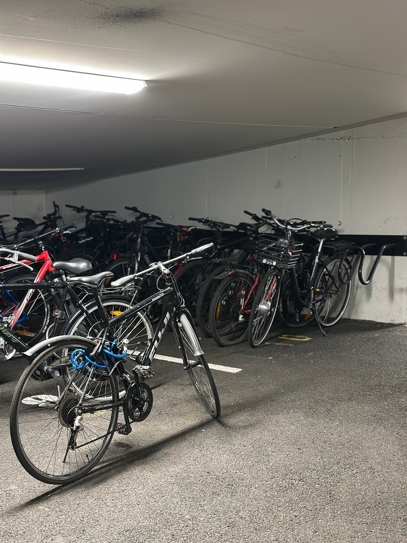 Sameiet har også egen innendørs sykkelparkering. Selgers eget bilde. Galleribilde
