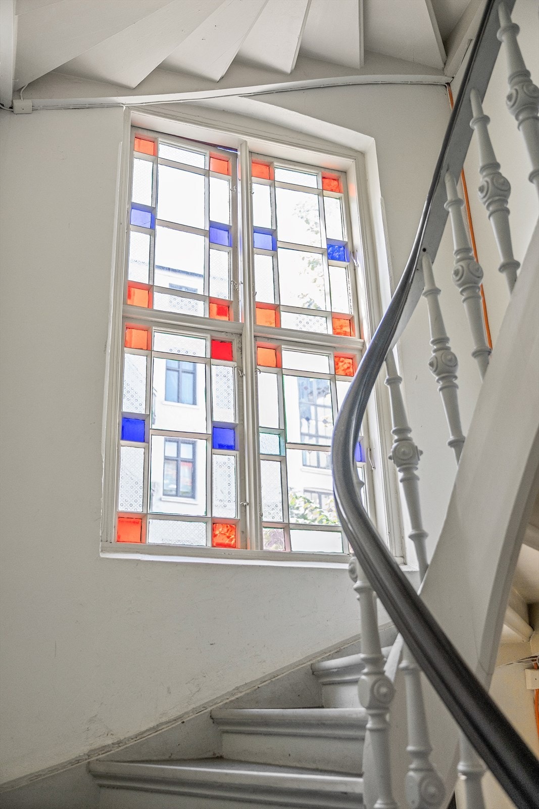 Flott oppgang med klassisk utforming. Galleribilde