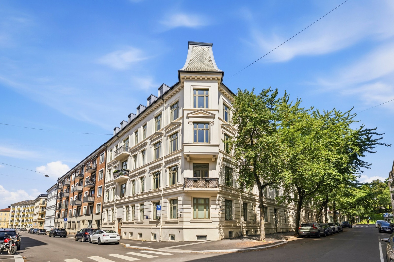 Vakker, klassisk bygård på St. Hanshaugen. Galleribilde