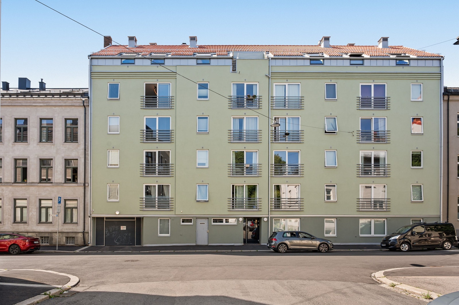Velholdt eiendom oppført i 1994 med heis og en attraktiv beliggenhet på populære Torshov. Galleribilde