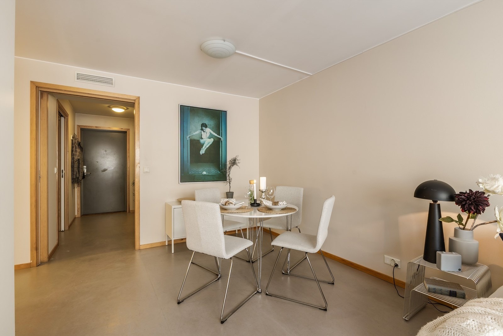 Plass til spisebord i stue Galleribilde