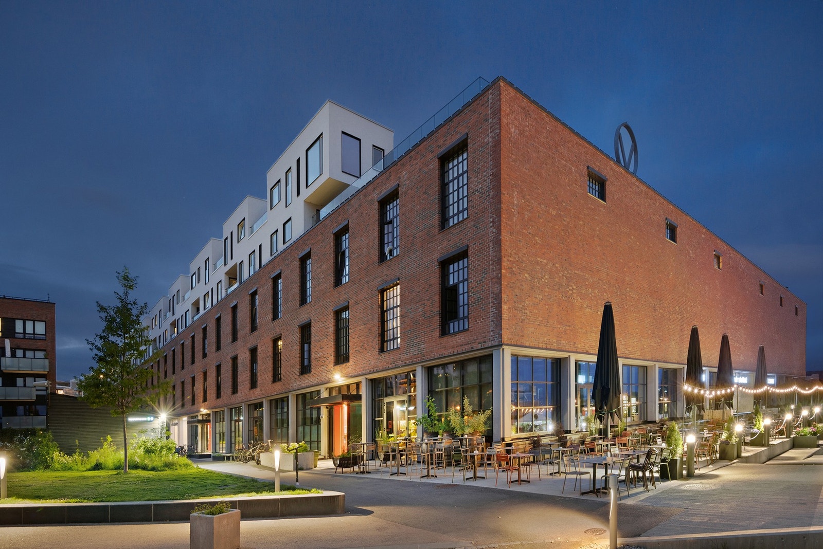 Populæret Vinslottet byr på flere servicetilbud, restauranter, Gastro Pub og kafeer. Galleribilde