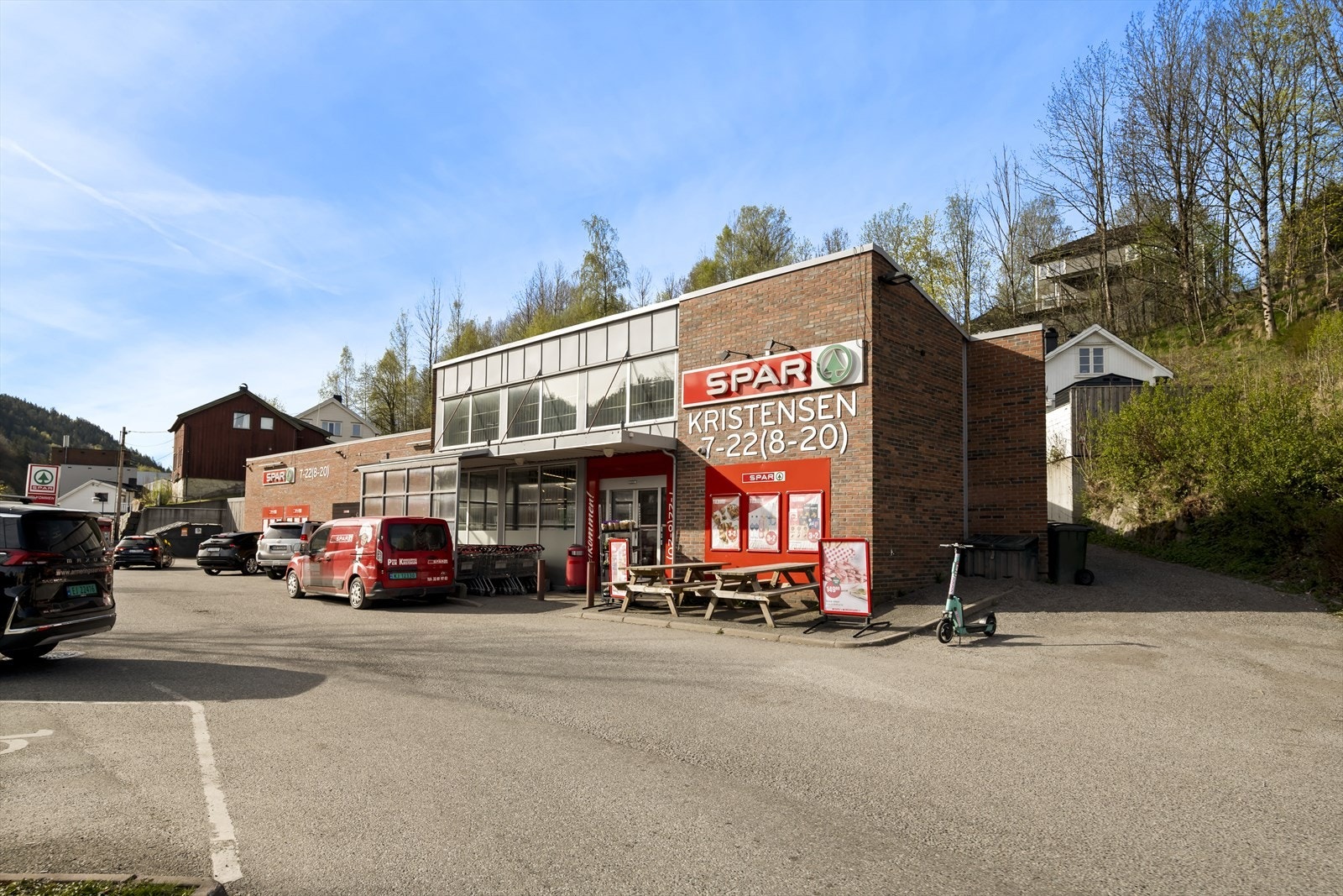 Spar Kristensen ligger kun 2 minutter til fots fra leiligheten Galleribilde