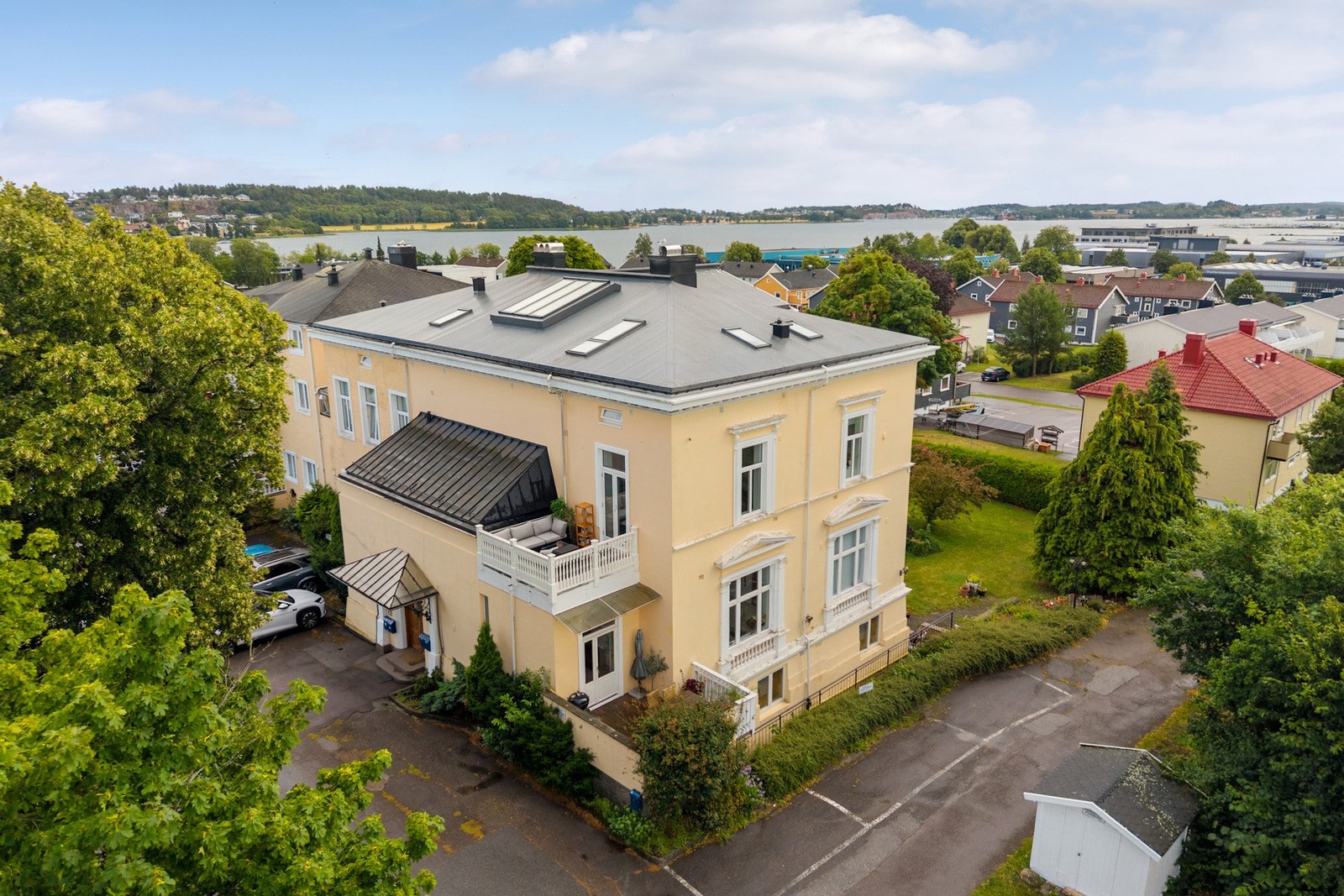 Dette er en svært flott oppusset selveierleilighet. Galleribilde