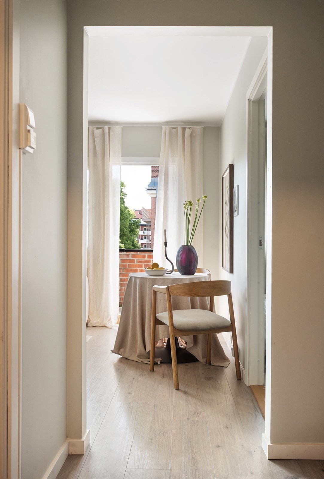 Leiligheten disponerer en kjellerbod for ekstra lagringsplass. Galleribilde