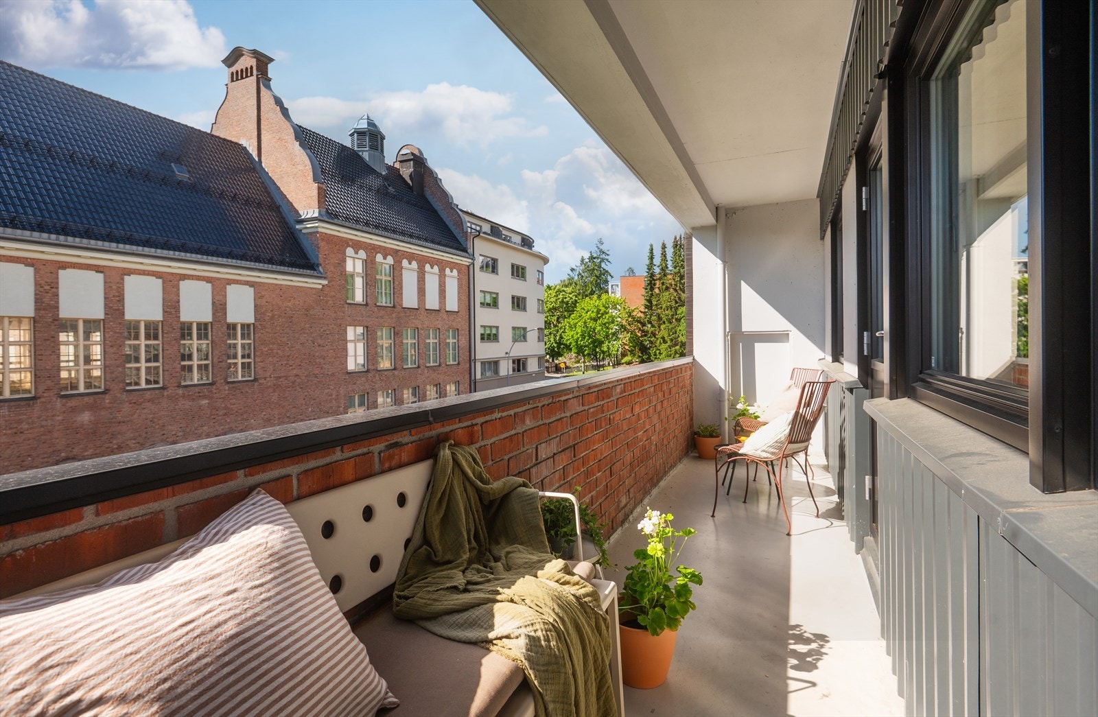 God plass for utemøblement, grill og planter! Galleribilde
