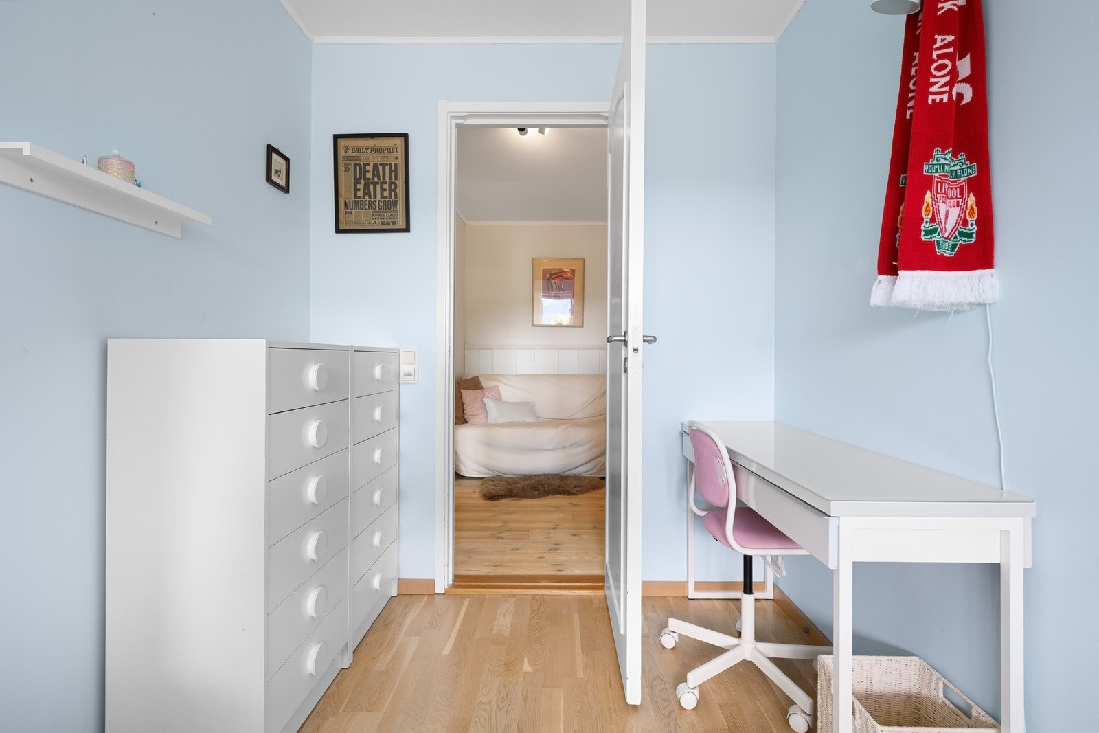 De to øvrige soverommene egner seg godt som barnerom, gjesterom eller hjemmekontor. Galleribilde
