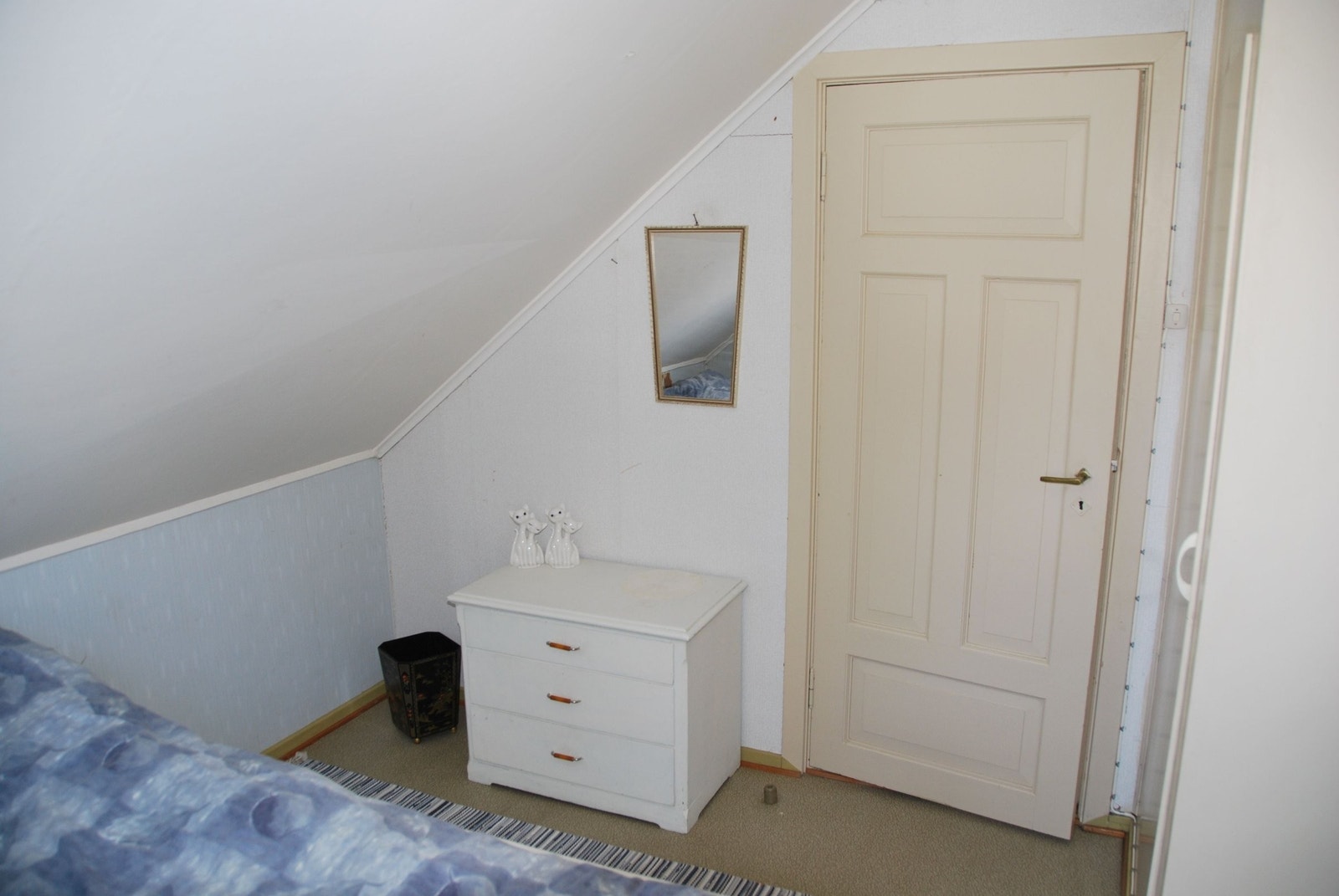 Soverom 2 har plass til liten kommode. Galleribilde