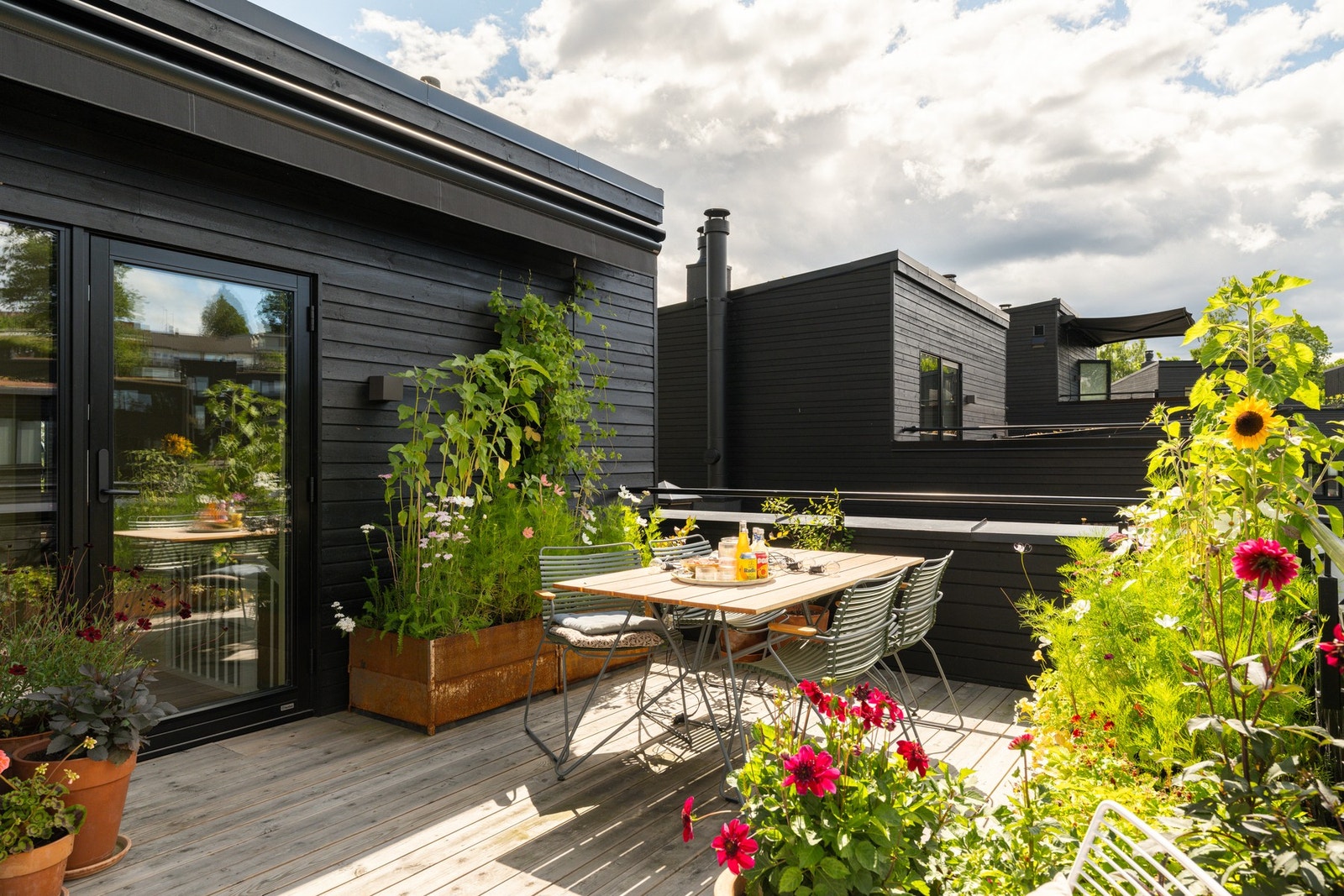 Det er også montert utebelysning og utvendig stikkontakt. Galleribilde