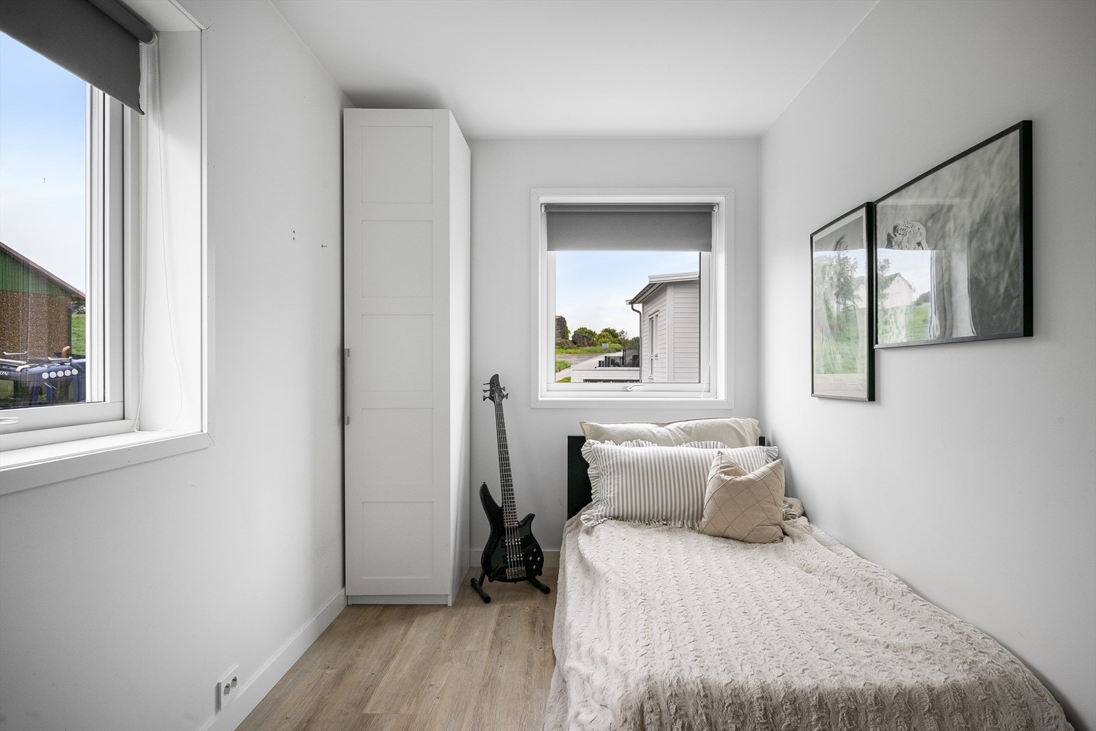 Soverommene har laminat på gulv og malte veggflater. Galleribilde