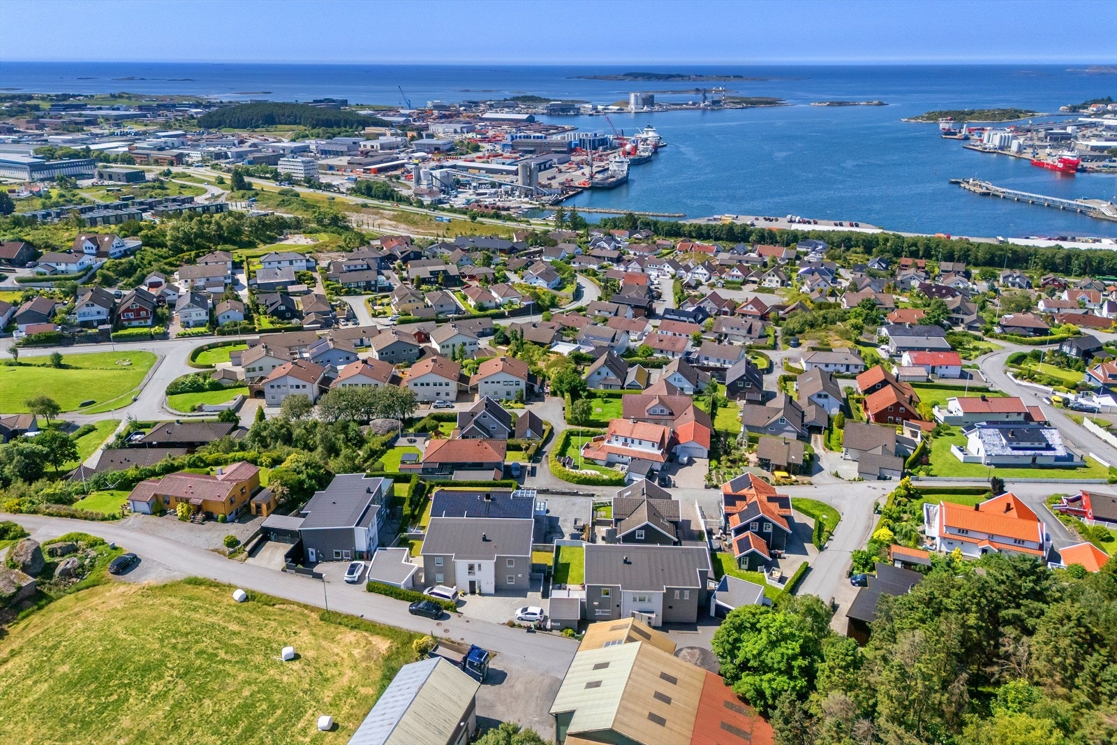 Området er attraktivt for pendlere med effektiv tilgang til regionens arbeidsplasser. Galleribilde