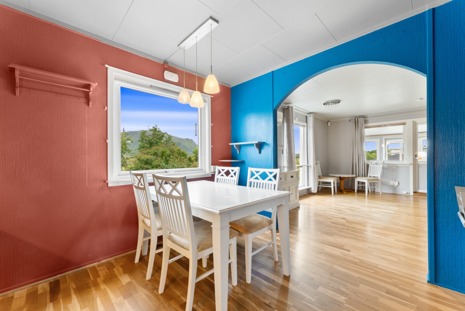 Spiseplassen har plass til hele familien. Galleribilde