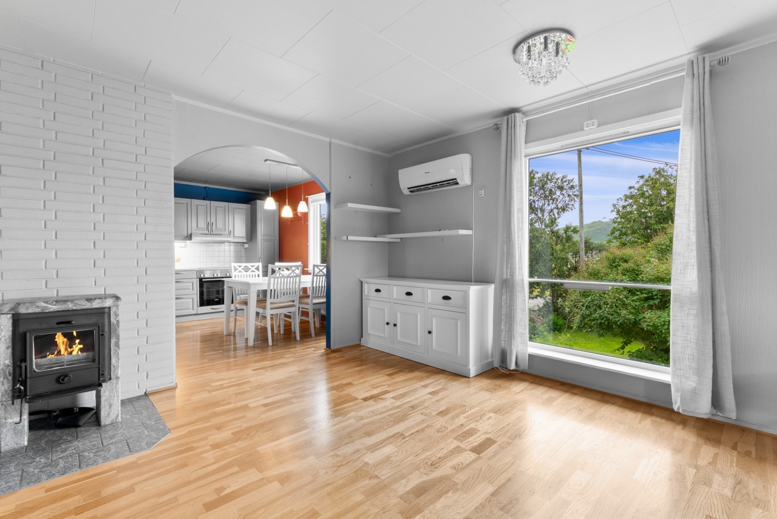 Stuen er et naturlig samlingspunkt i boligen. Galleribilde