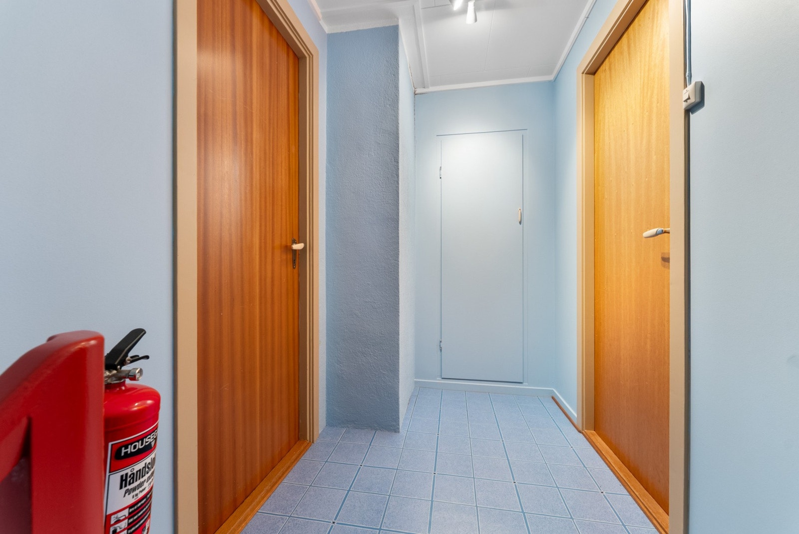 Gang i loftsetasjen med adkomst til soverom. Galleribilde