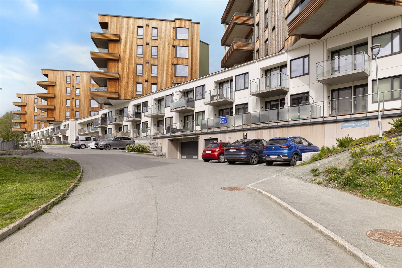 Her er det mulighet for gjester å parkere ved besøk. Galleribilde
