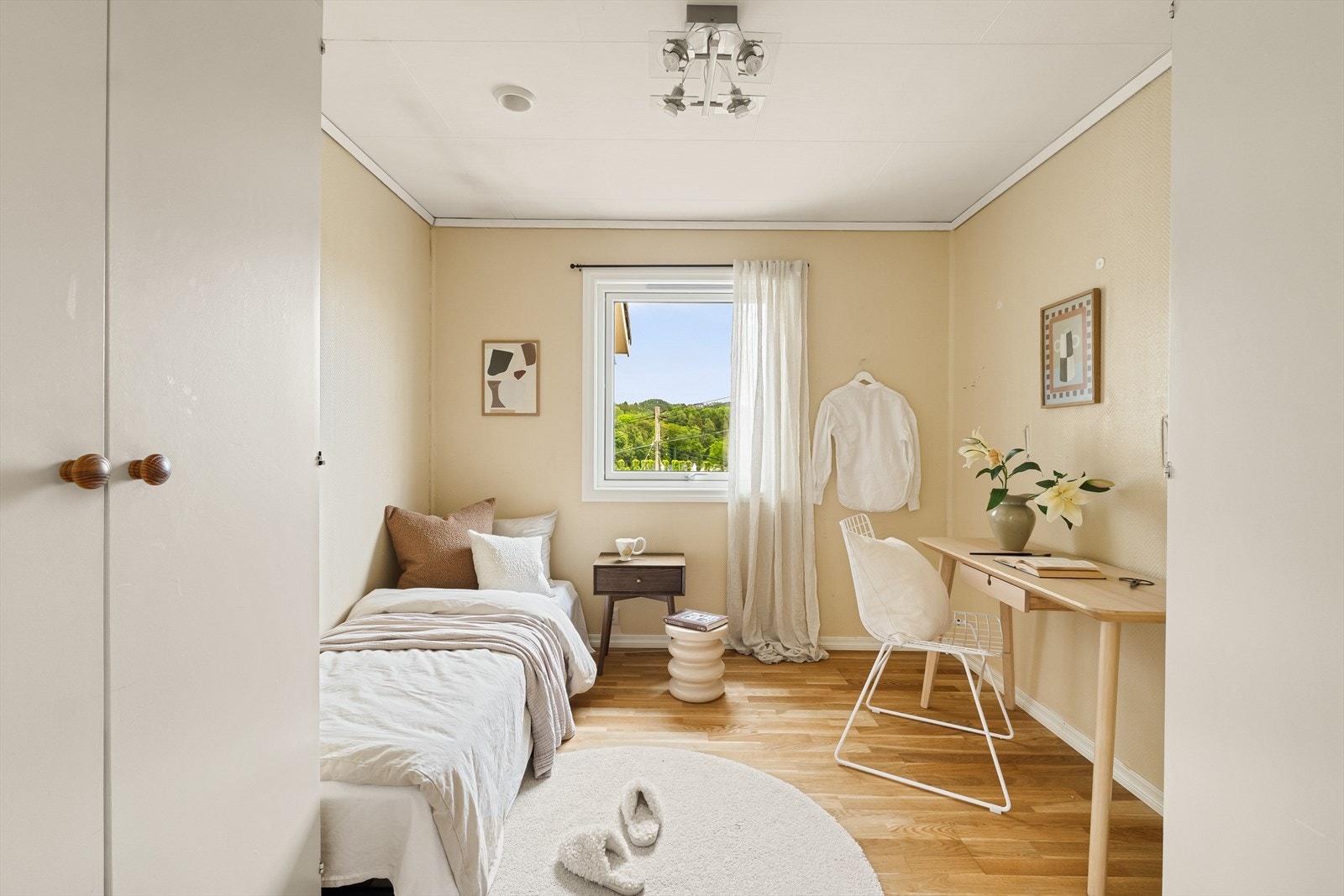 De to andre soverommene måler 9,3 m² og 6,8 m² og fungerer perfekt som barne- eller tenåringsrom! Galleribilde