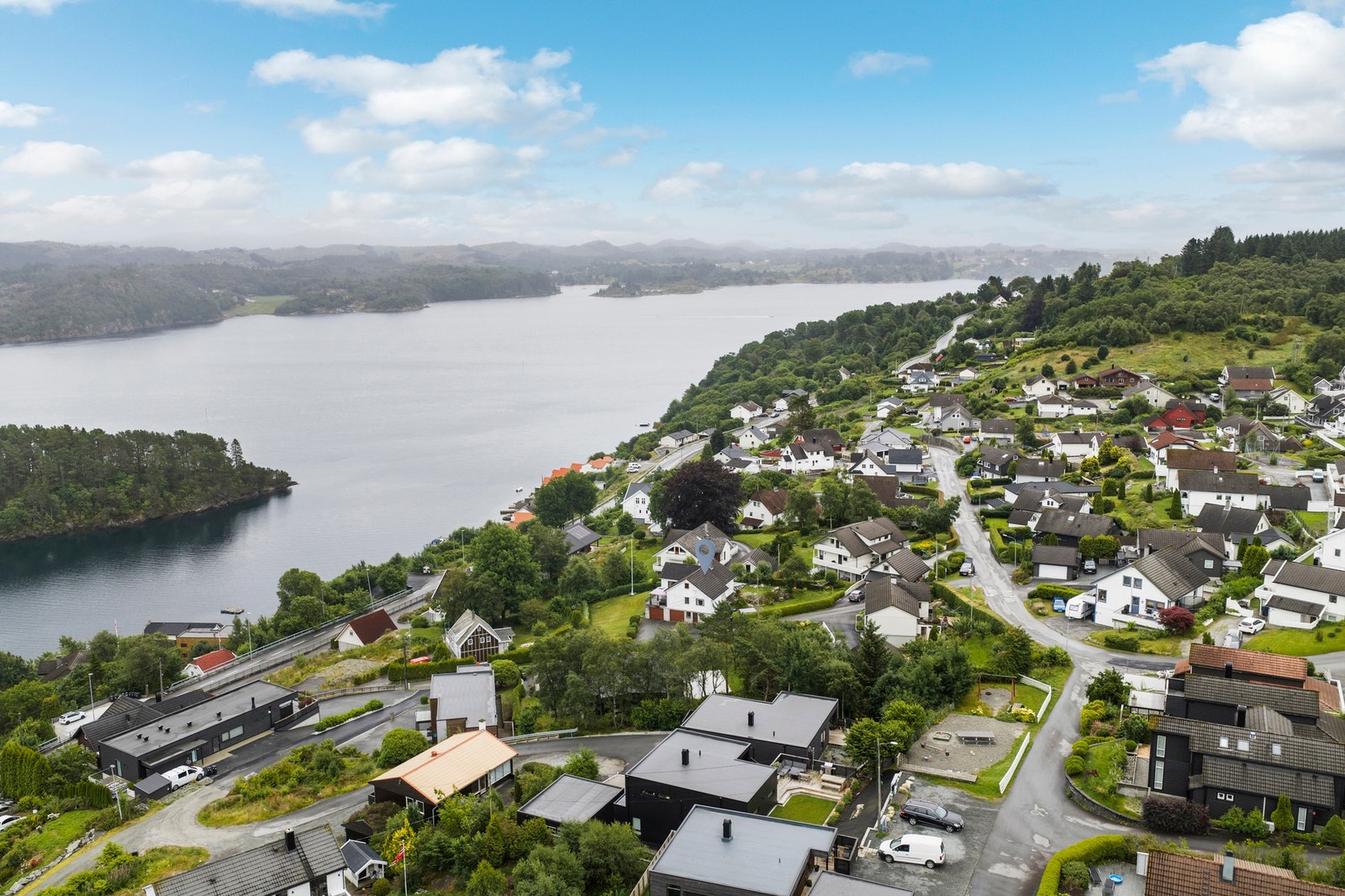 Kolnes er kjent for vakre soloppganger og måneskinn som speiler seg i sjøen. Galleribilde
