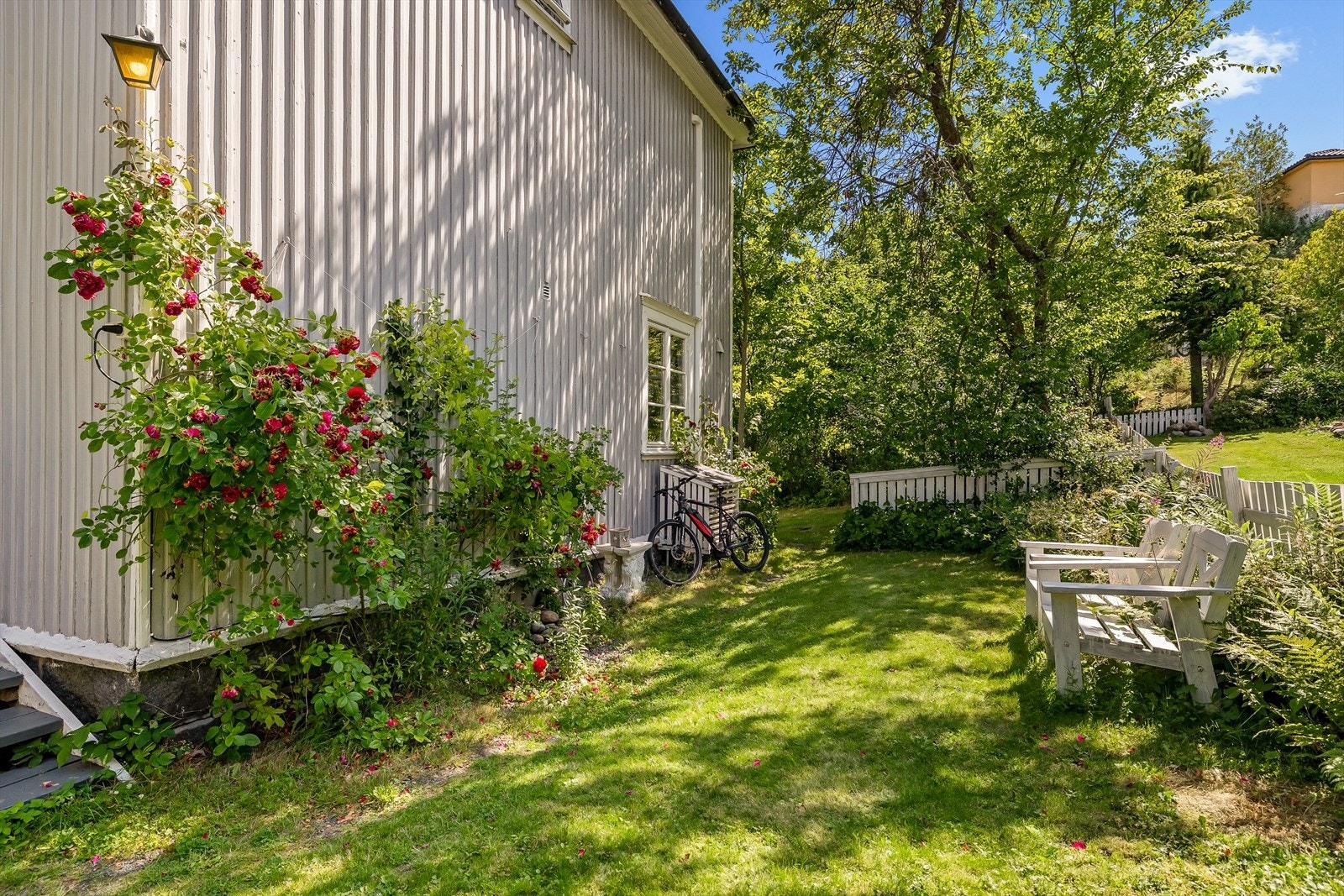 Bak huset Galleribilde