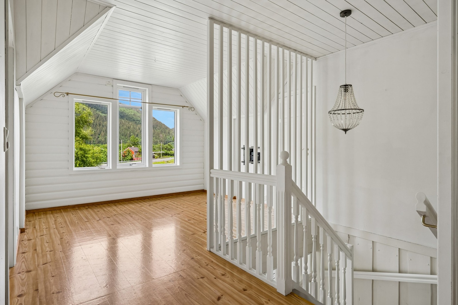 Loftstuen er et perfekt ekstra oppholdsrom for store og små. Galleribilde