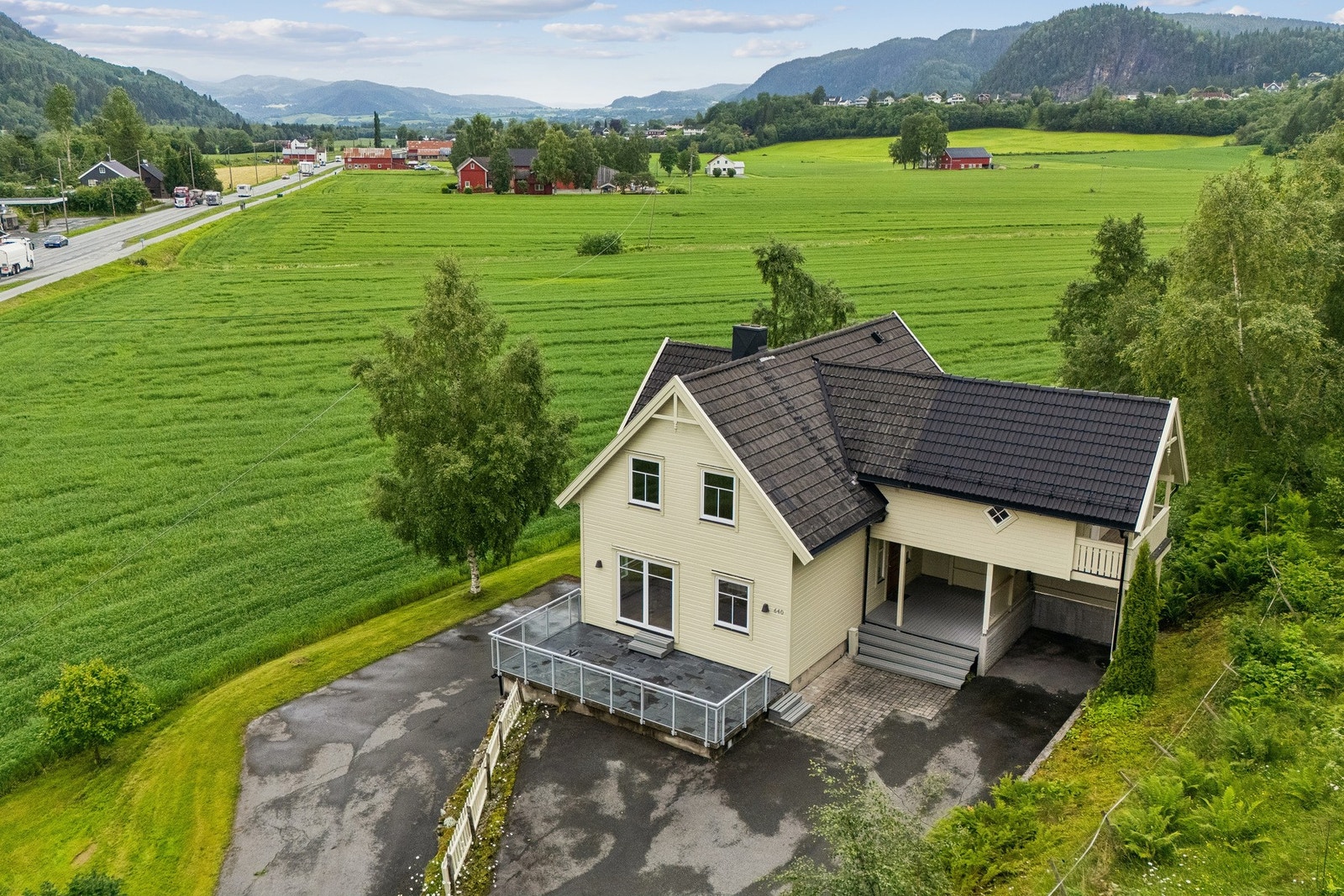 I 2005 ble boligen utvidet med et tilbygg som rommer bad og soverom. Galleribilde
