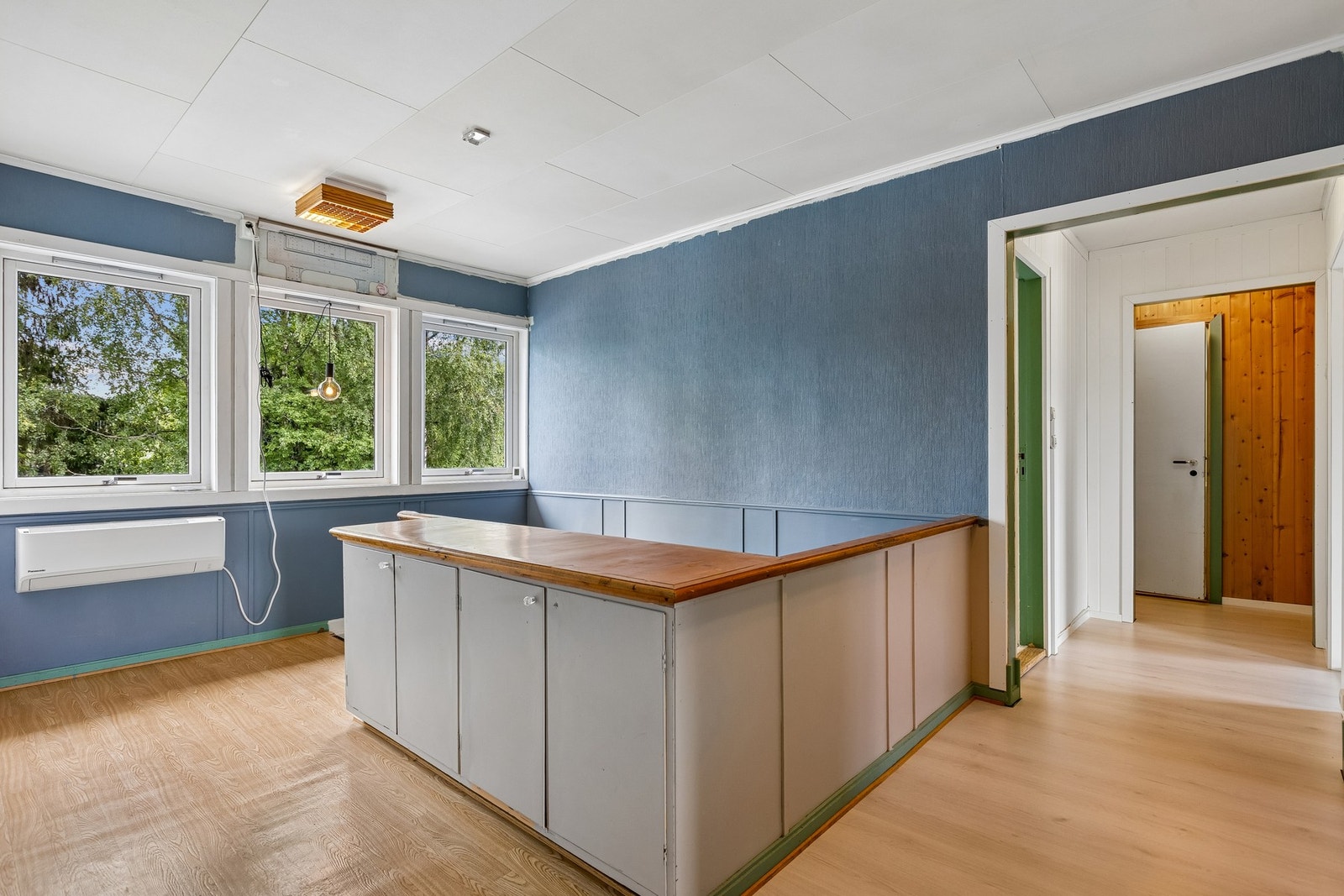 Gangarealet forbinder boligens fem soverom. Galleribilde