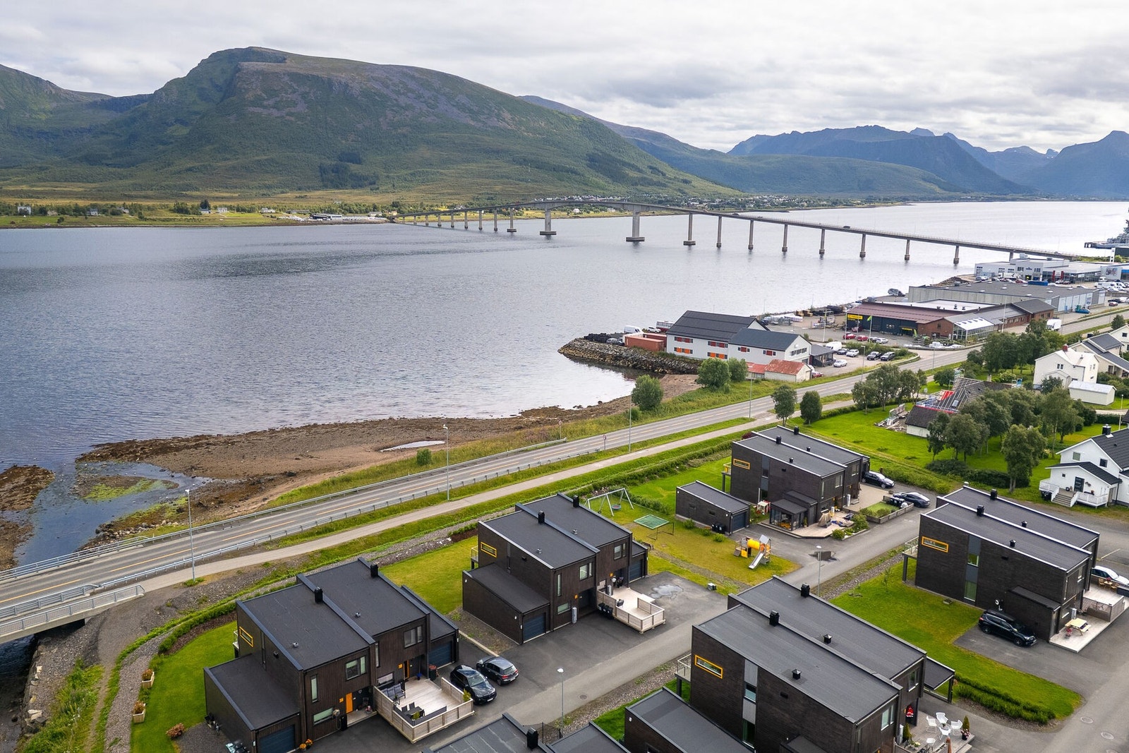 Kort vei til Sortland sentrum med alle servicetilbud. Galleribilde